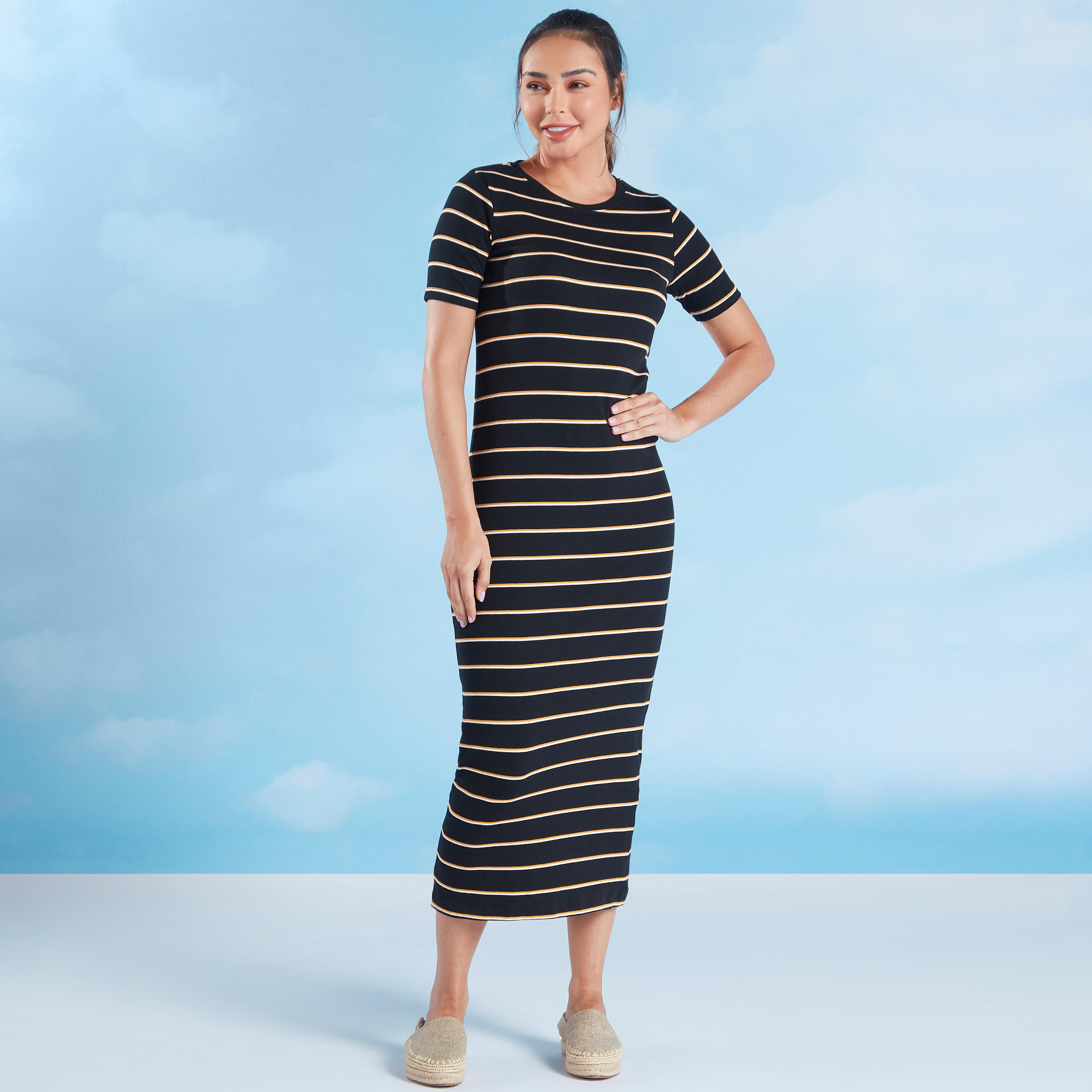 فستان إيه لاين ميدي مقلّم بياقة مستديرة وأكمام قصيرة-women-clothing-dresses-image-1