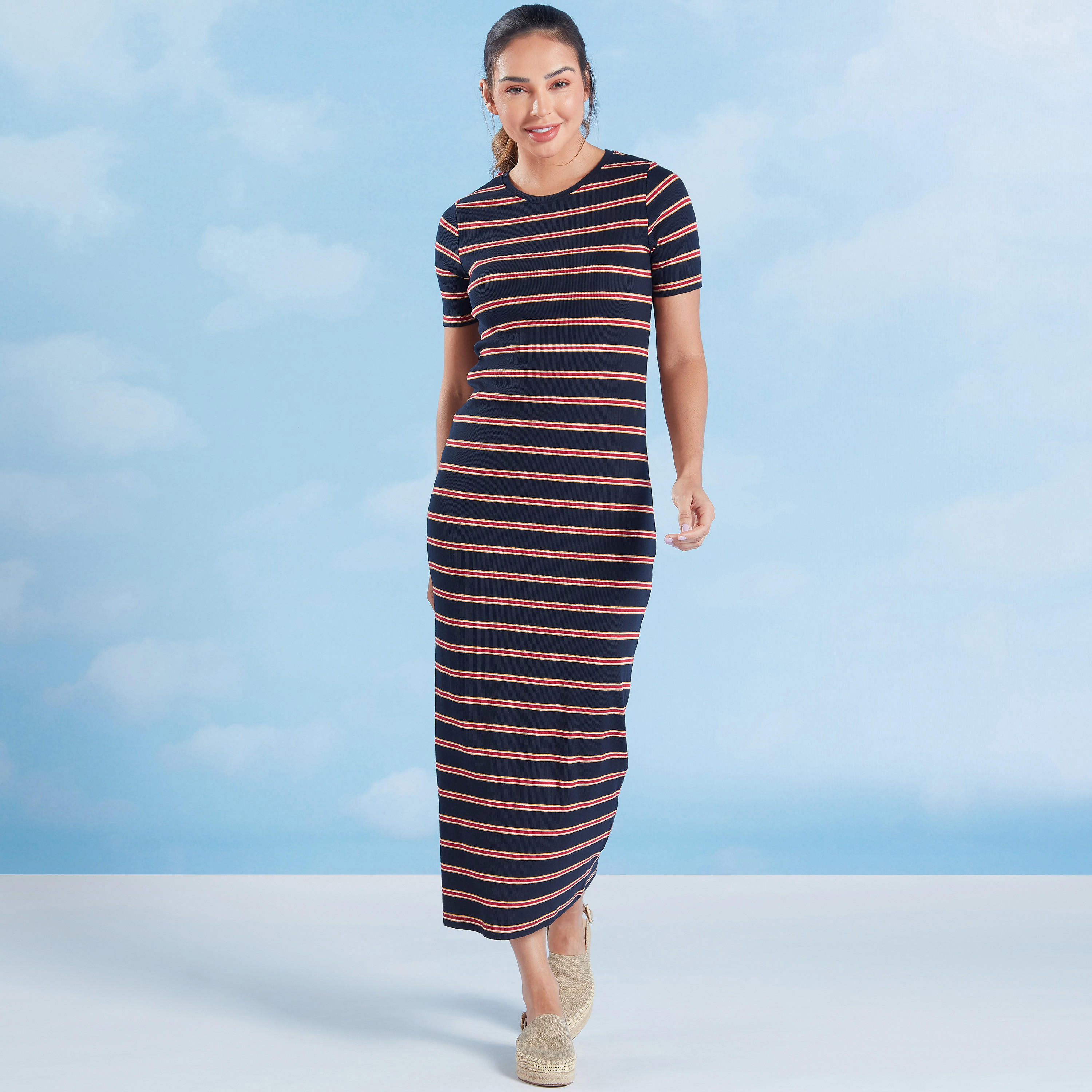 فستان ميدي مقلّم بياقة مستديرة وأكمام قصيرة-women-clothing-dresses-image-1