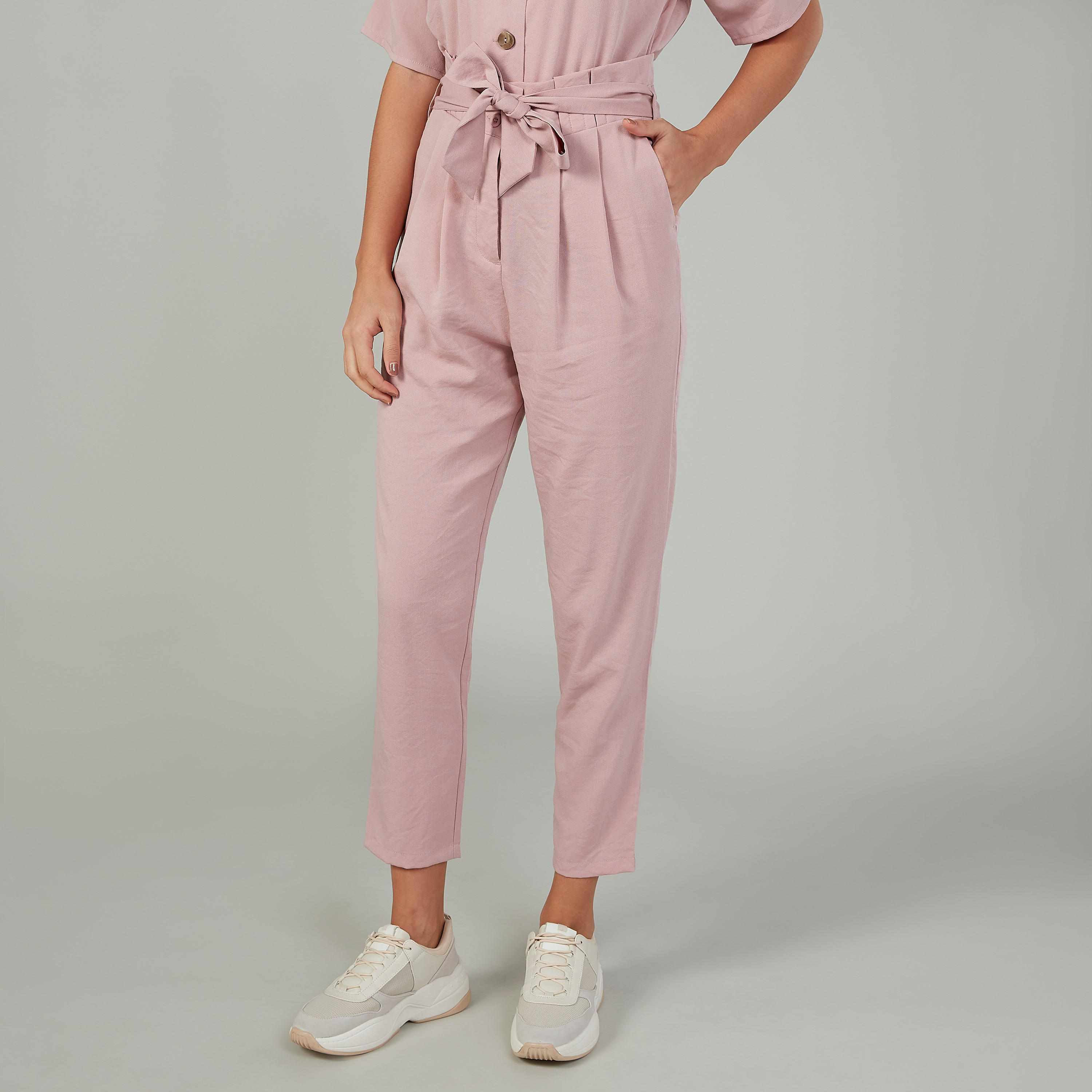 بنطلون سادة بخصر بيبرباج وتفاصيل جيوب-women-clothing-bottoms-trousers-image-1