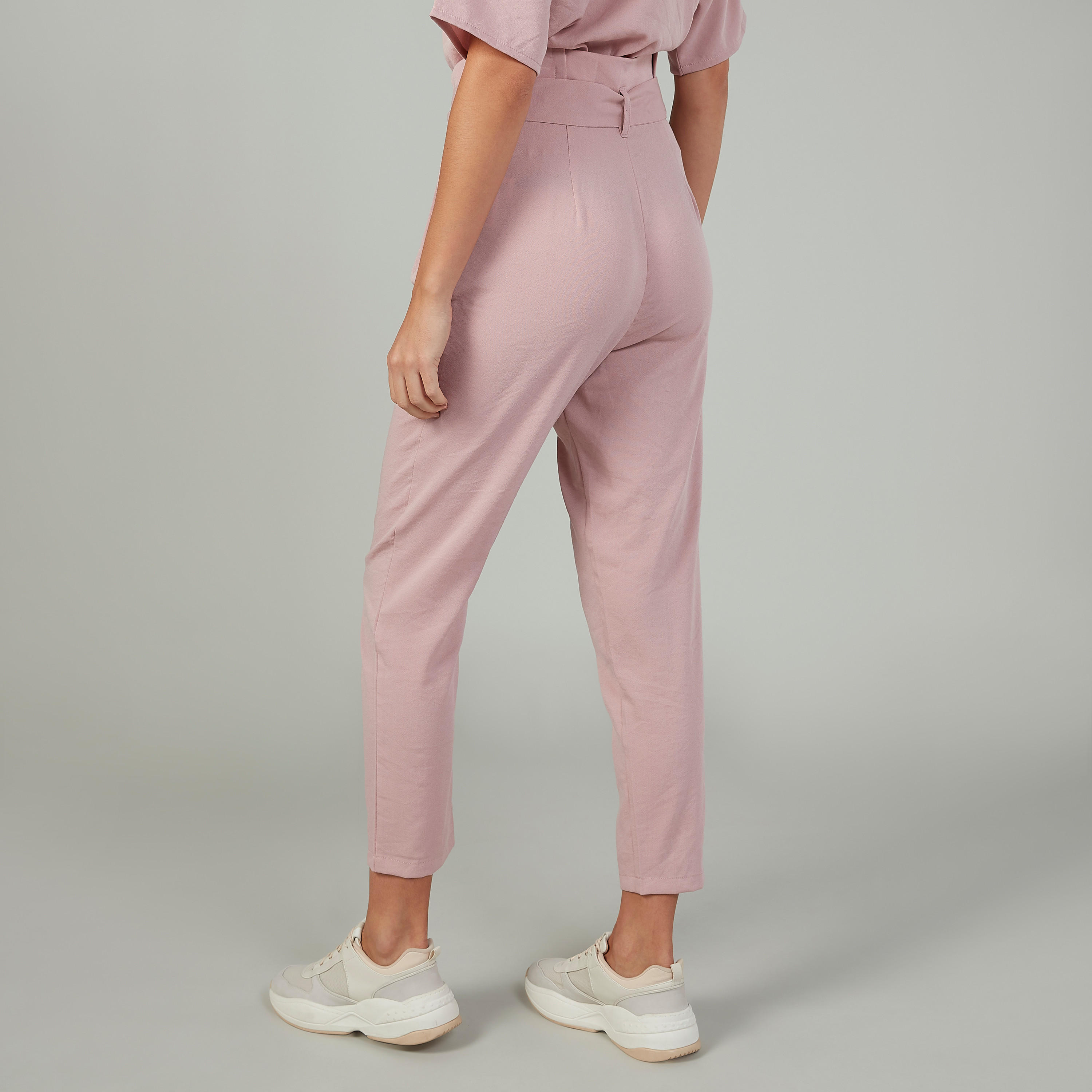بنطلون سادة بخصر بيبرباج وتفاصيل جيوب-women-clothing-bottoms-trousers-image-4