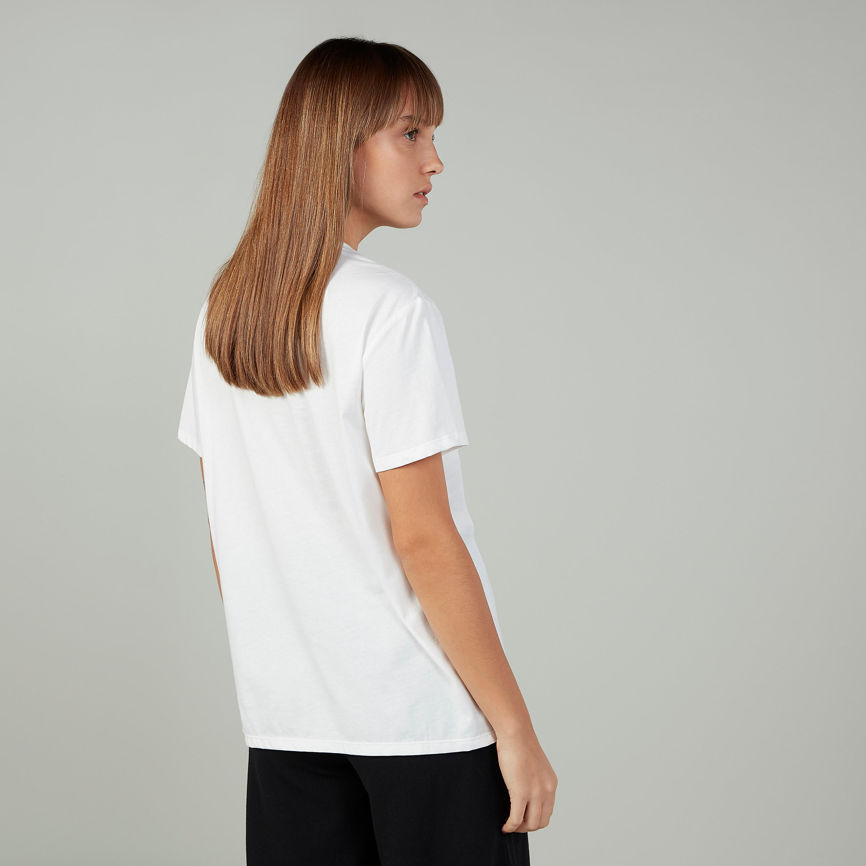 تيشيرت مزيّن بياقة مستديرة وأكمام قصيرة-women-clothing-tshirts-image-1