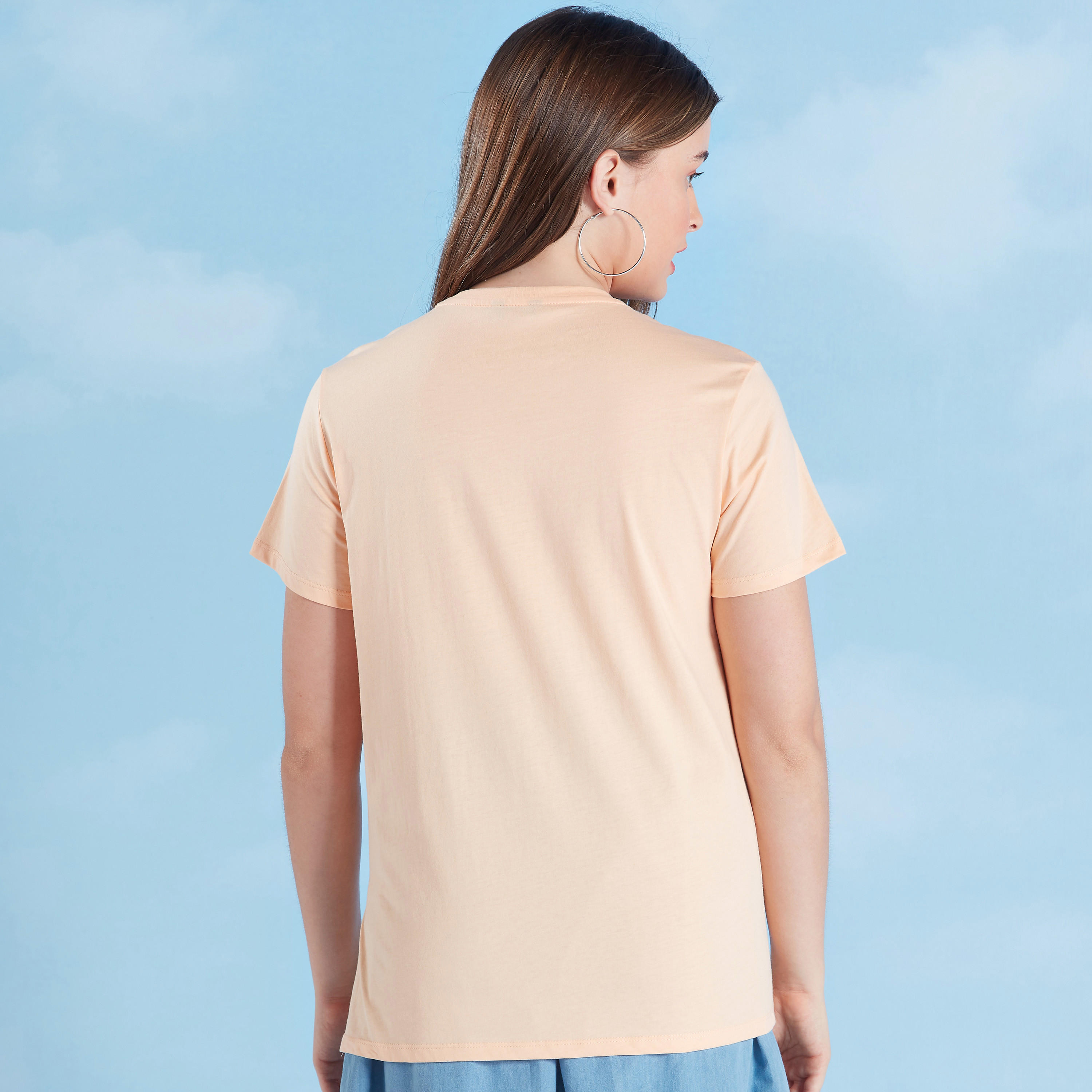 تيشيرت مزيّن بياقة مستديرة وأكمام قصيرة-women-clothing-tshirts-image-1