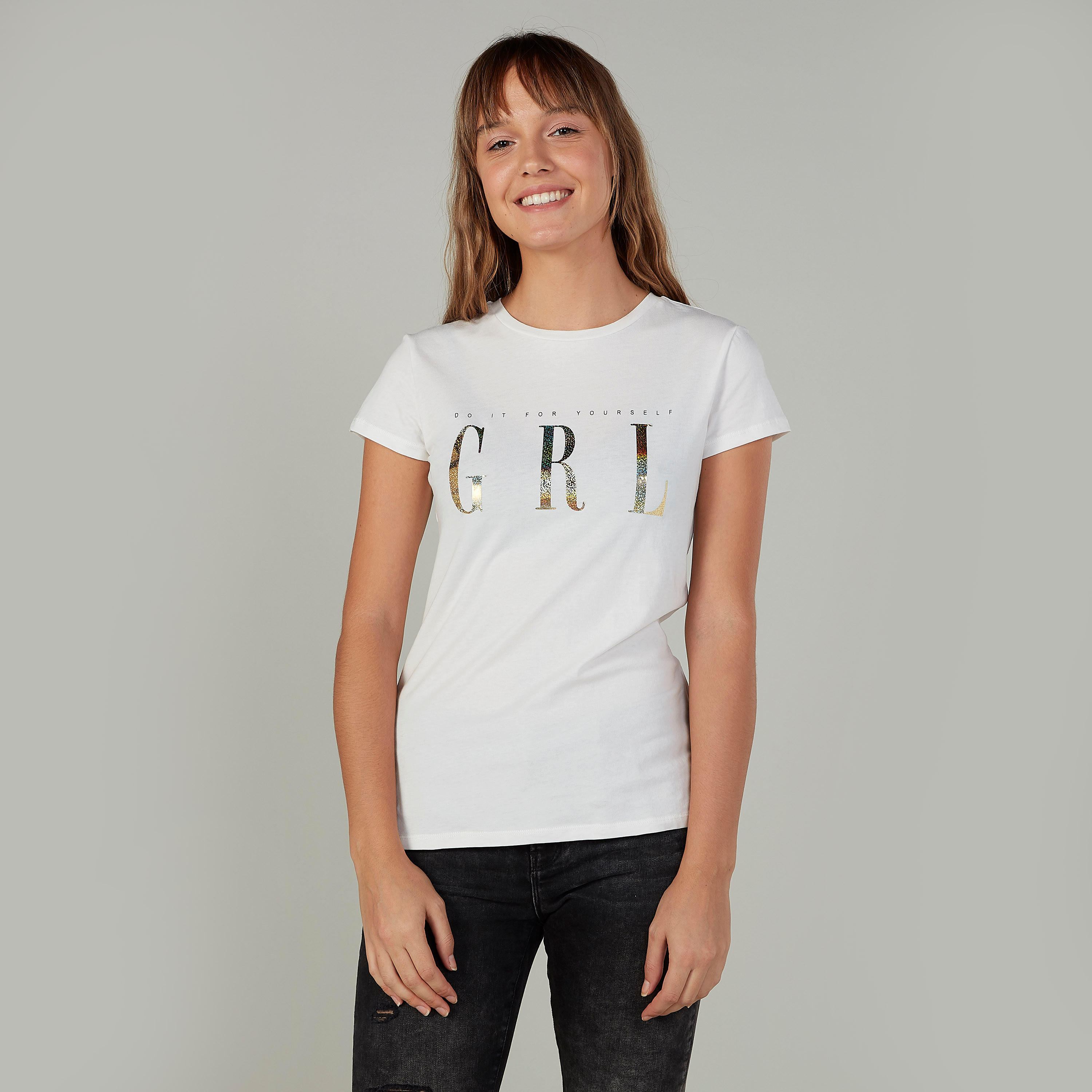 تيشيرت بياقة ضيّقة وأكمام قصيرة وطبعات-women-clothing-tshirts-image-5