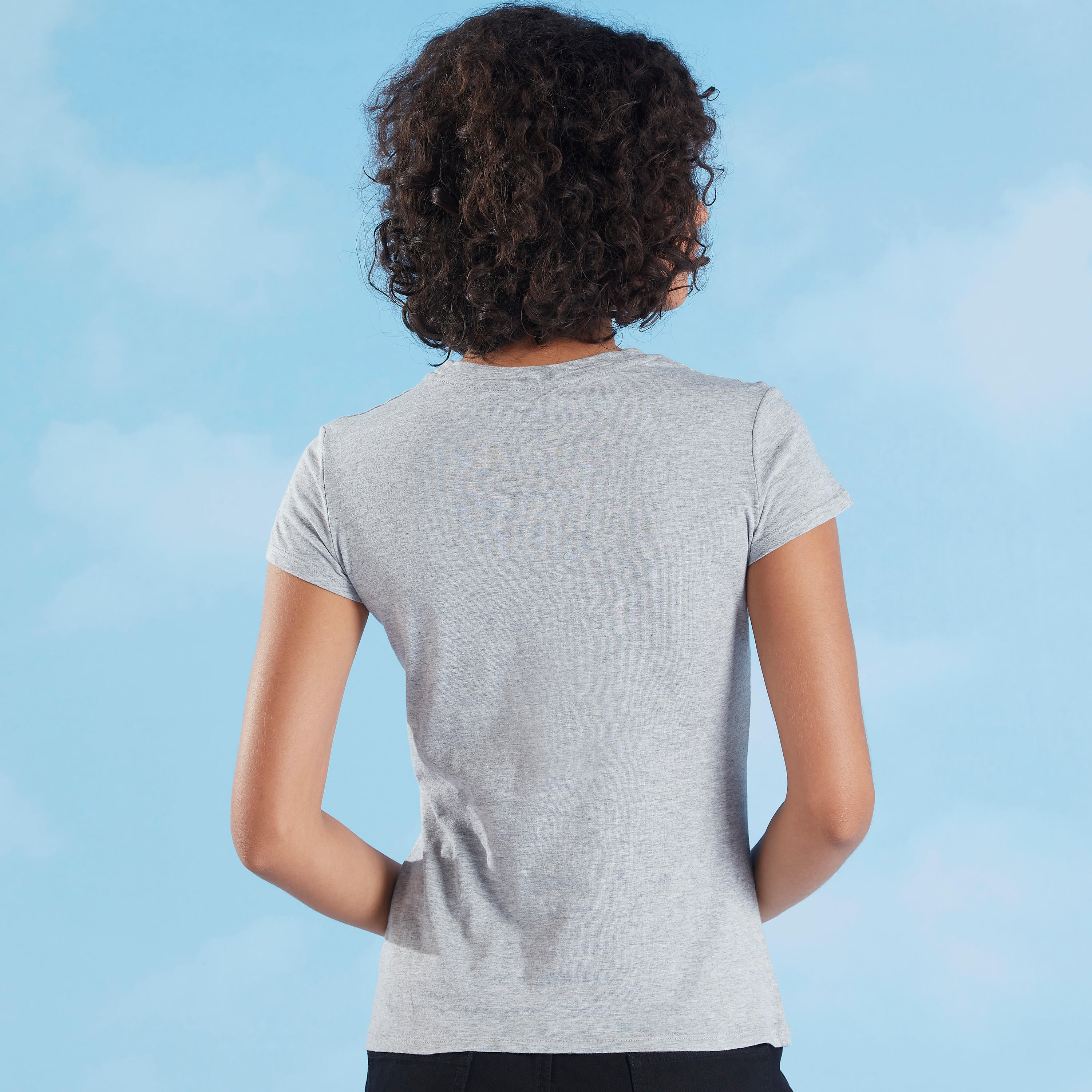 تيشيرت بياقة ضيّقة وأكمام كاب وطبعات-women-clothing-tshirts-image-4