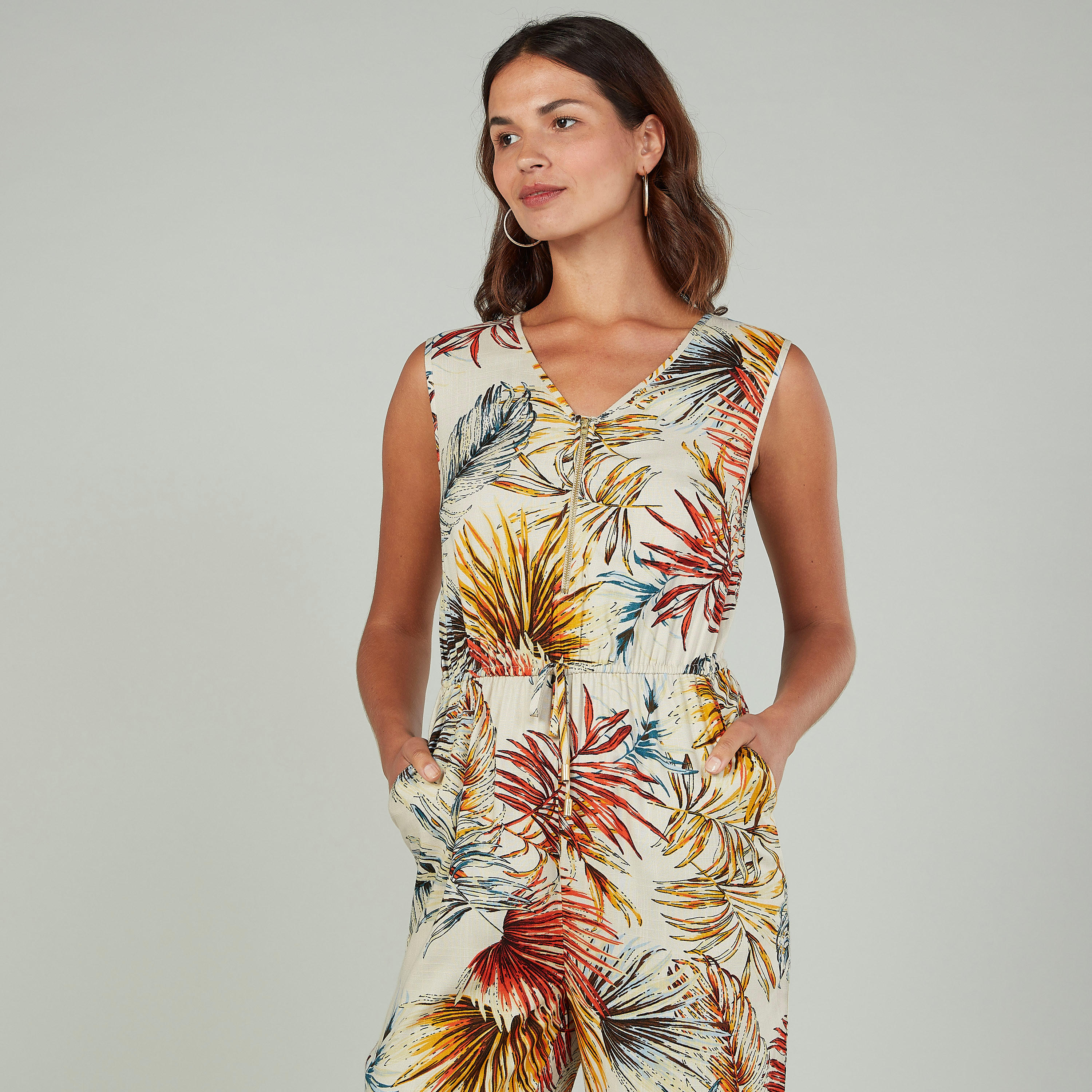 افرول بدون أكمام بطبعة زهور بفتحة رقبة على شكل V وتفاصيل جيب-women-clothing-jumpsuits-image-3