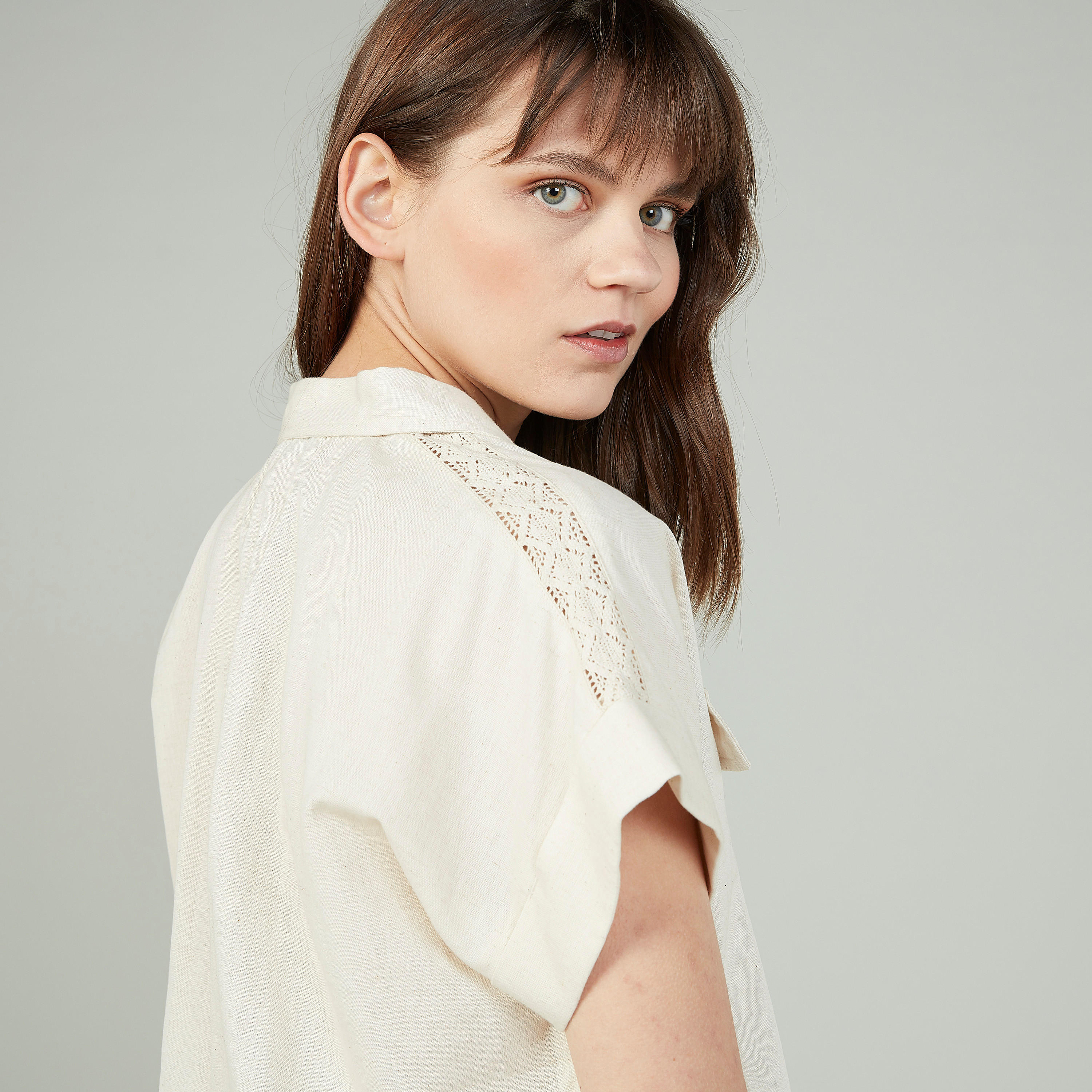 بلوزة سادة بياقة عادية بأربطة وتفاصيل أزرار-women-clothing-shirtsandblouses-blouses-image-5