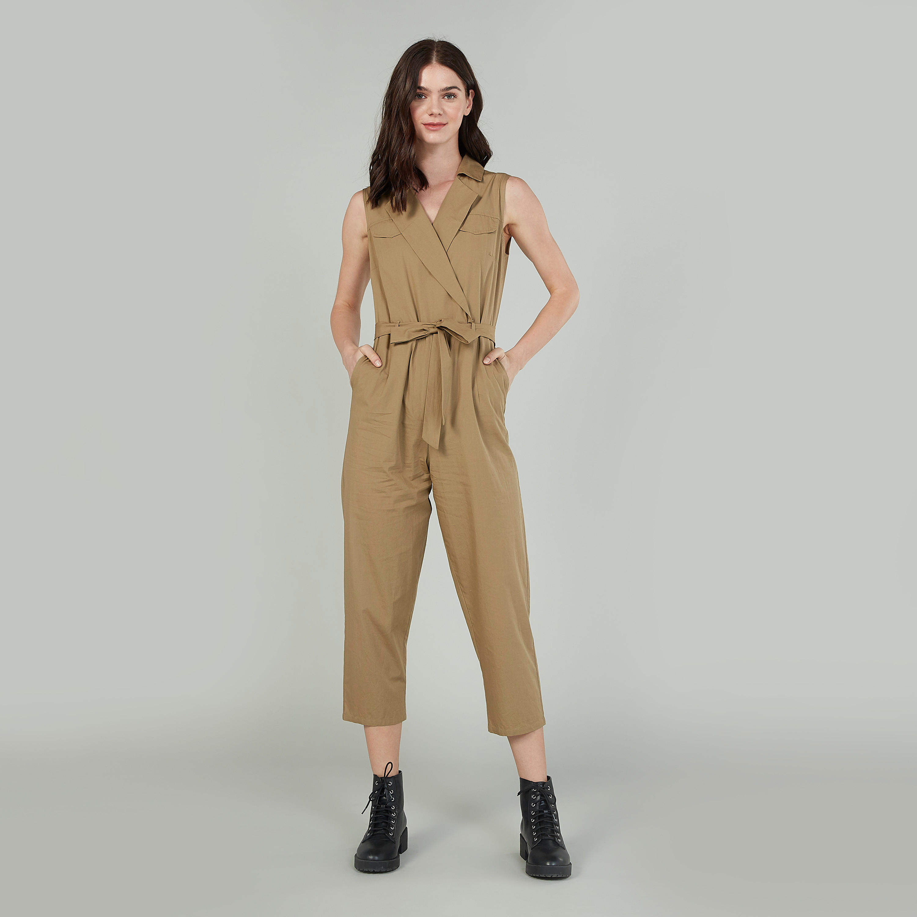 جمبسوت سادة دون أكمام بجيوب وأربطة-women-clothing-jumpsuits-image-2