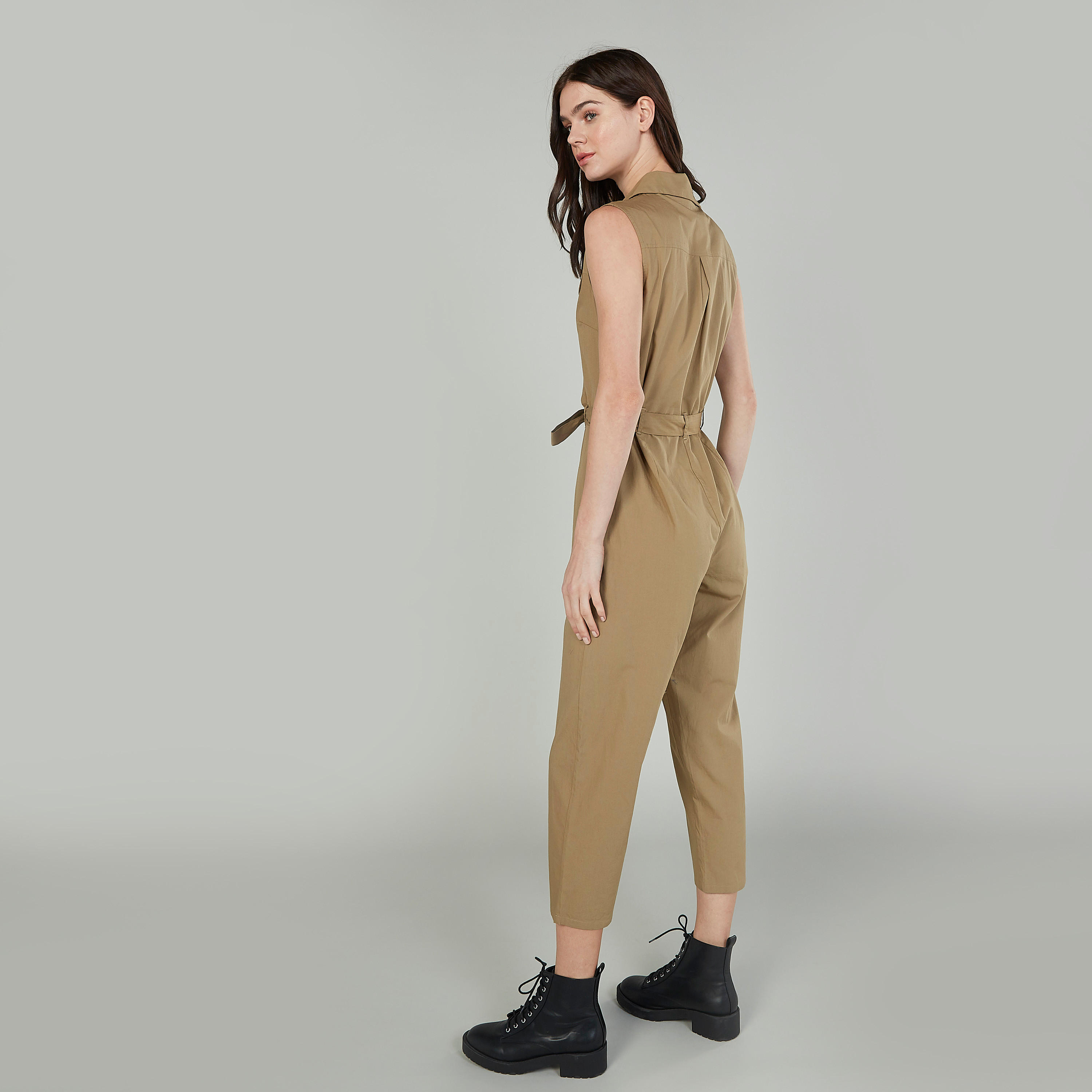 جمبسوت سادة دون أكمام بجيوب وأربطة-women-clothing-jumpsuits-image-4