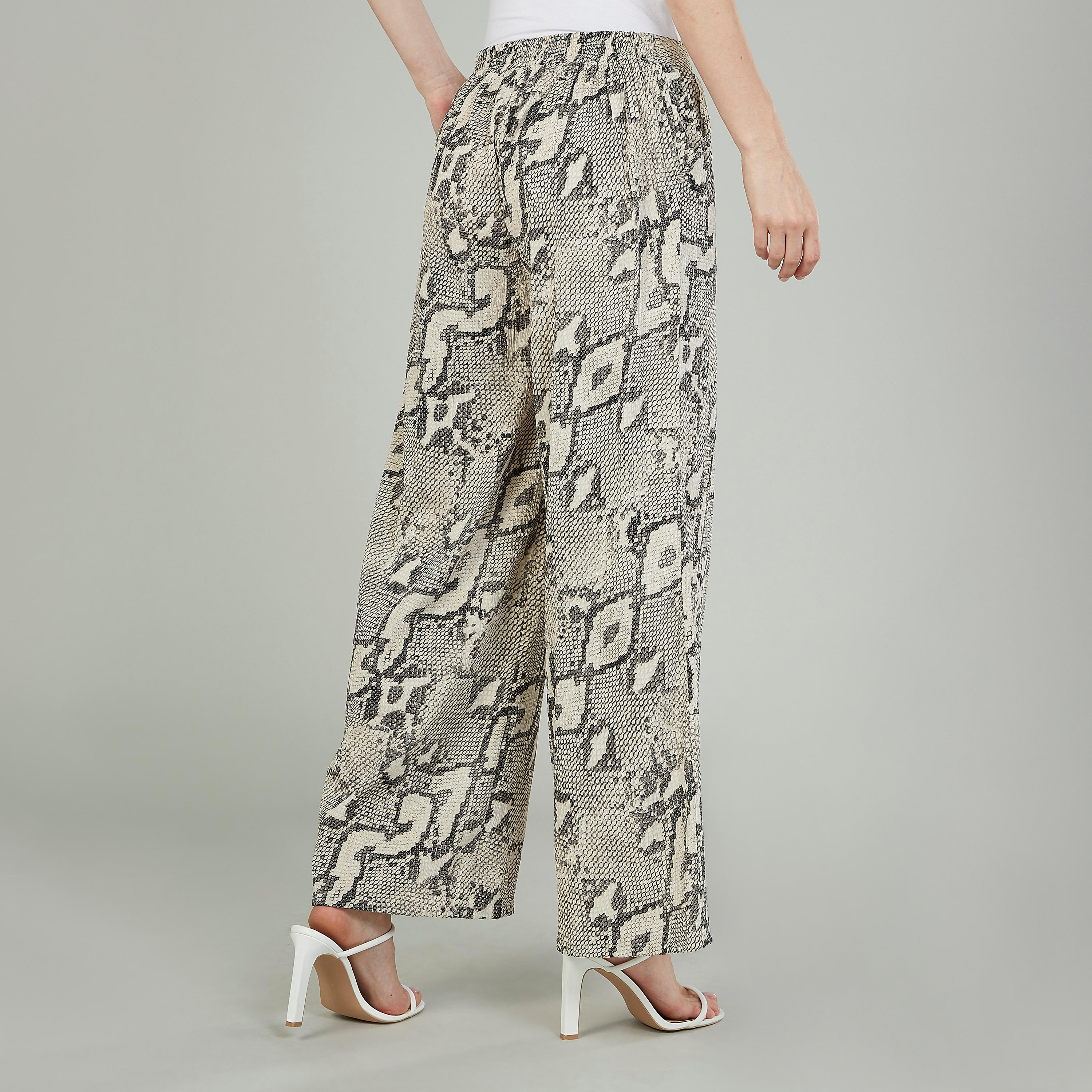 بنطلون بلازو بتفاصيل جيوب وطبعات حيوانات-women-clothing-bottoms-trousers-image-4