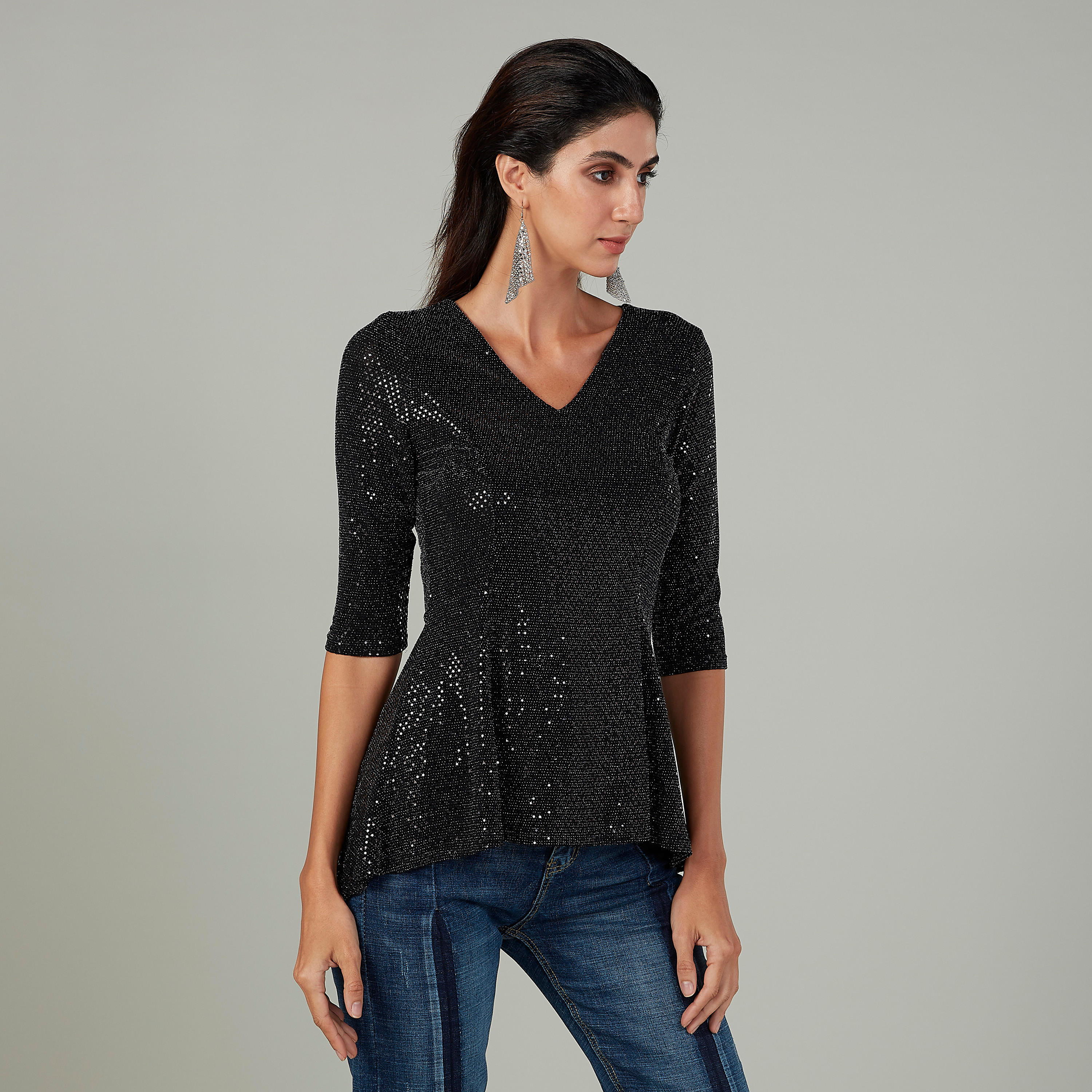 بلوزة مزينة بياقة V وأكمام 3/4-women-clothing-shirtsandblouses-blouses-image-1