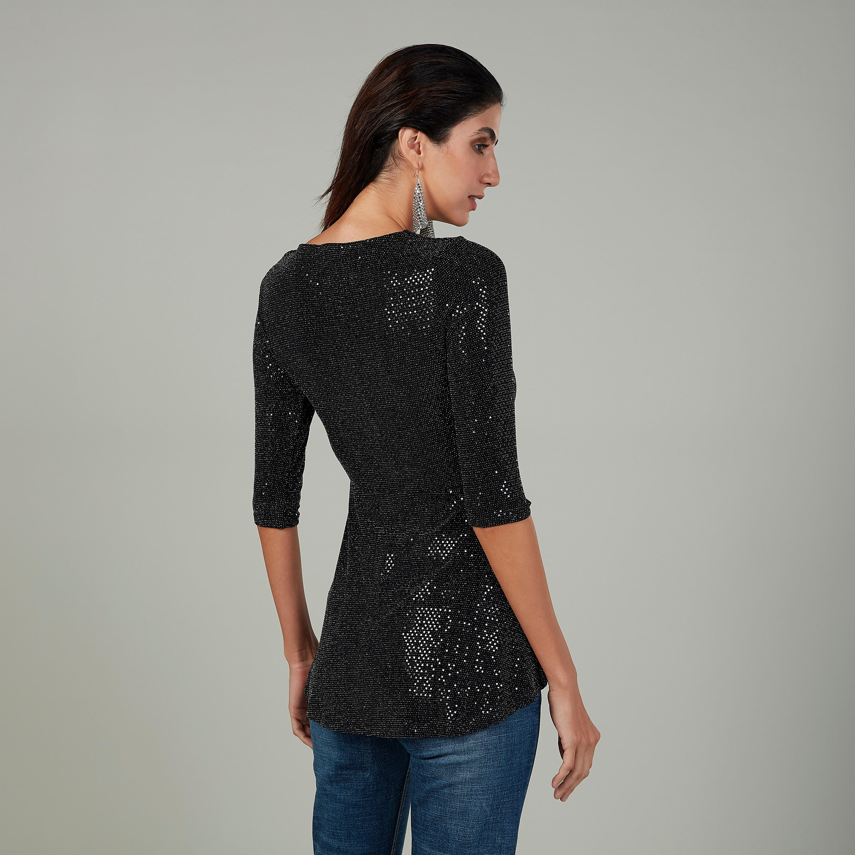 بلوزة مزينة بياقة V وأكمام 3/4-women-clothing-shirtsandblouses-blouses-image-4