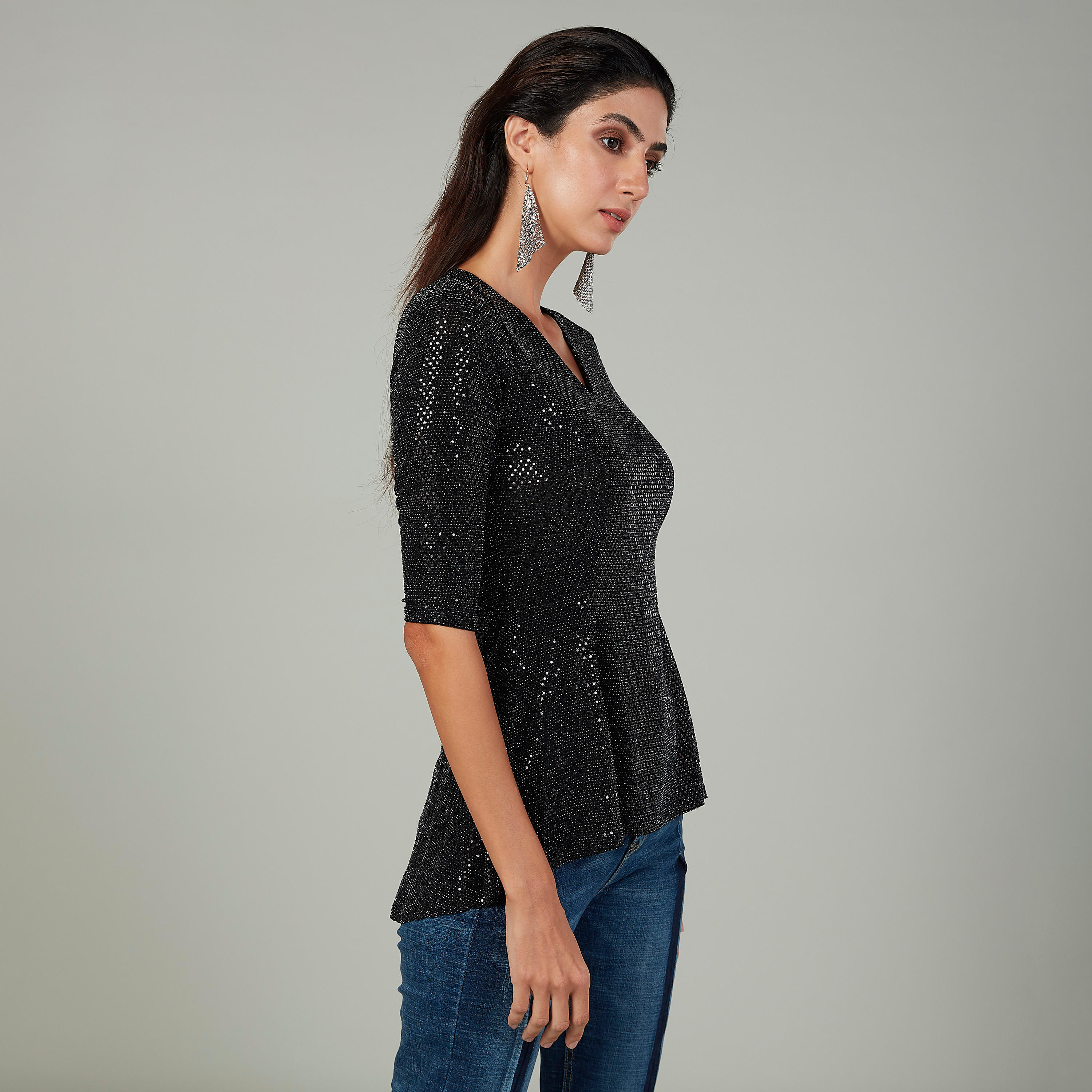 بلوزة مزينة بياقة V وأكمام 3/4-women-clothing-shirtsandblouses-blouses-image-5