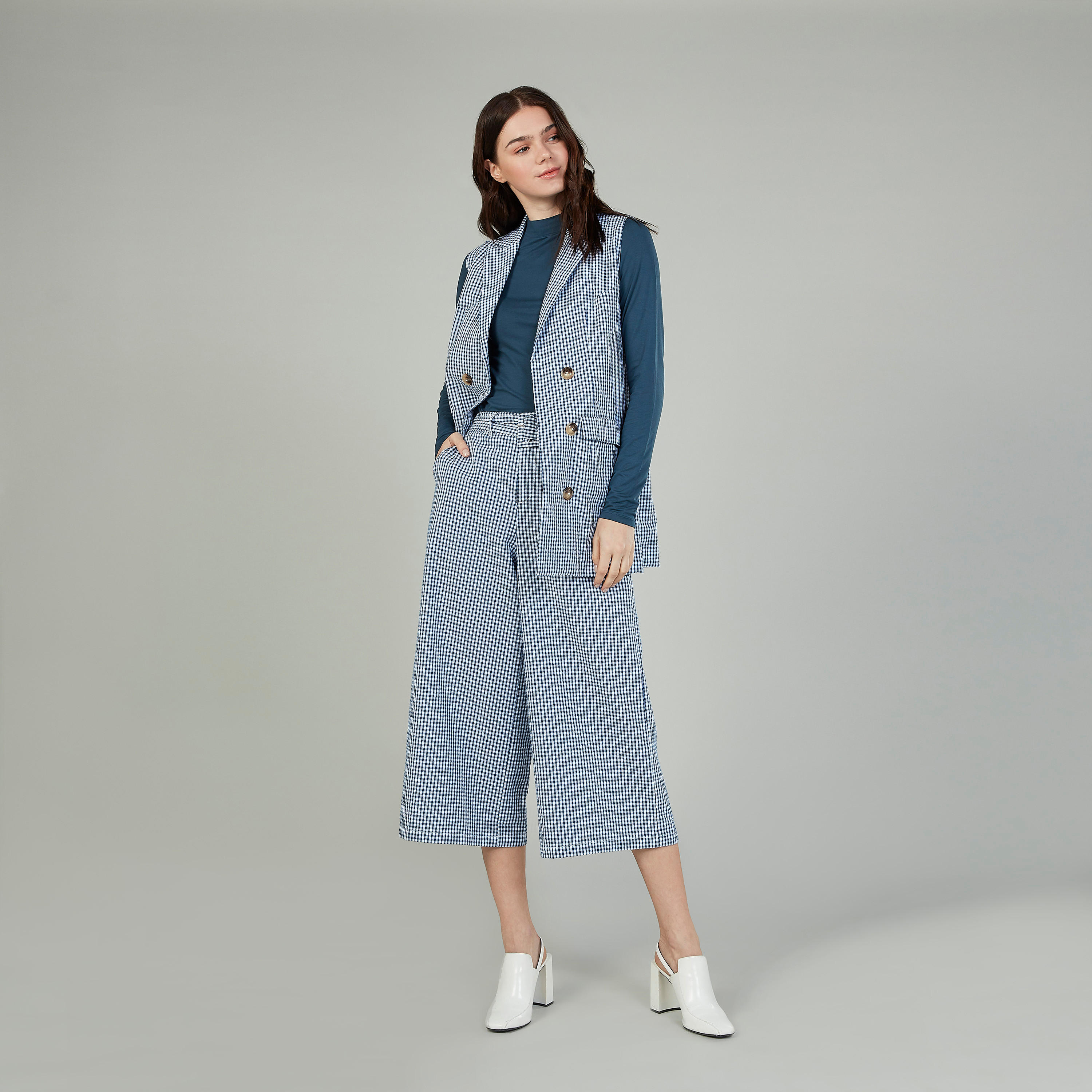 بنطلون قصير كاروهات بخصر مرتفع وجيوب وحزام-women-clothing-bottoms-trousers-image-2