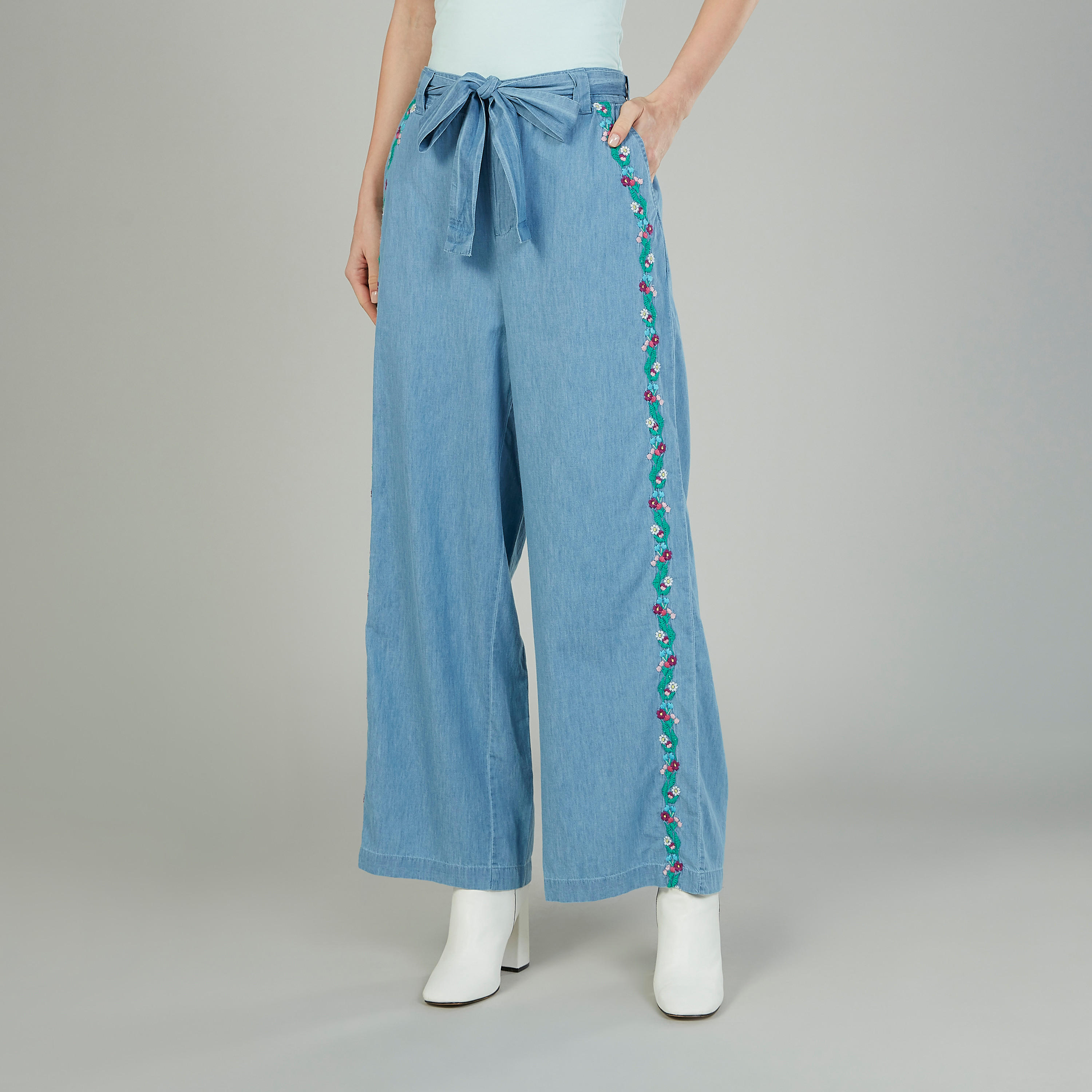 بنطلون بلازو دينم مطرّز بجيوب وحزام-women-clothing-bottoms-trousers-image-1