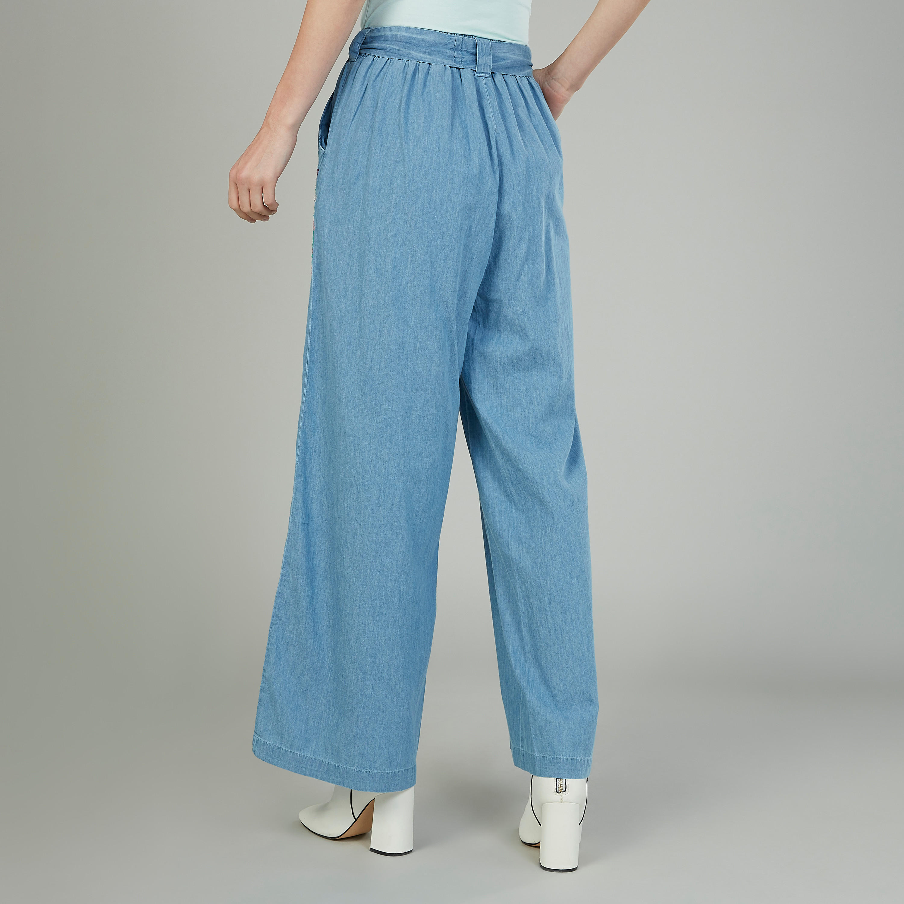 بنطلون بلازو دينم مطرّز بجيوب وحزام-women-clothing-bottoms-trousers-image-4