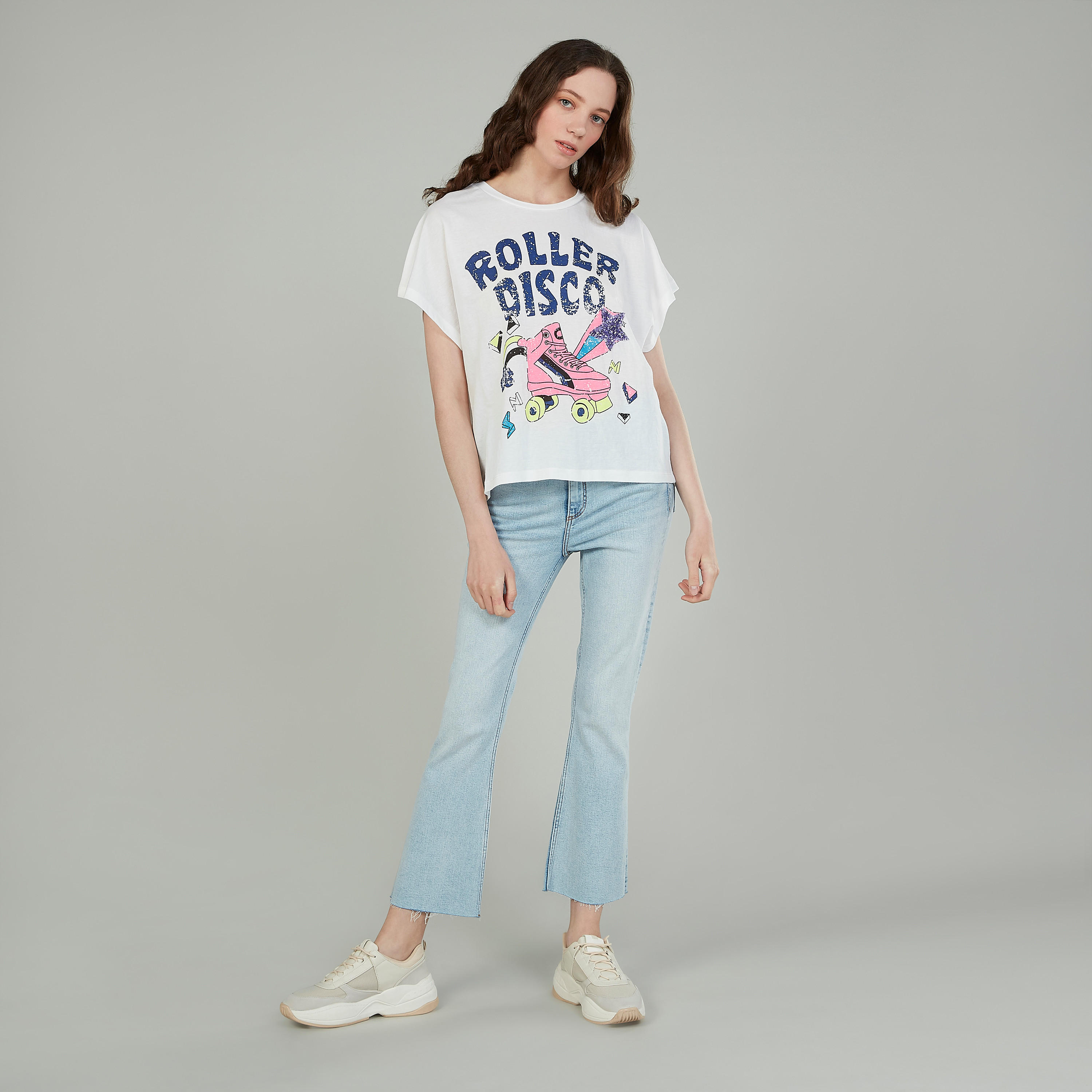 تيشيرت بياقة مستديرة وأكمام قصيرة وطبعات-women-clothing-tshirts-image-2