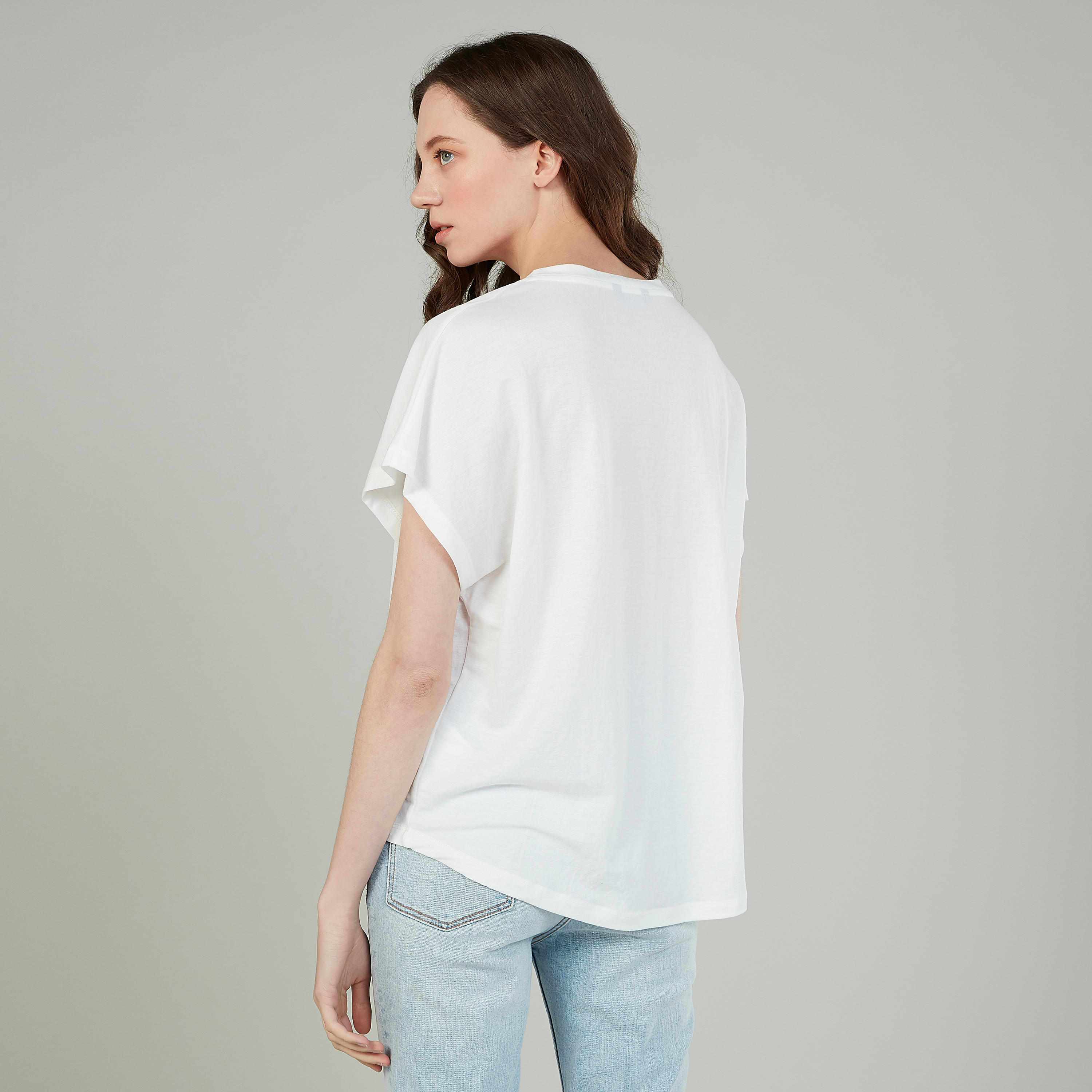 تيشيرت بياقة مستديرة وأكمام قصيرة وطبعات-women-clothing-tshirts-image-4