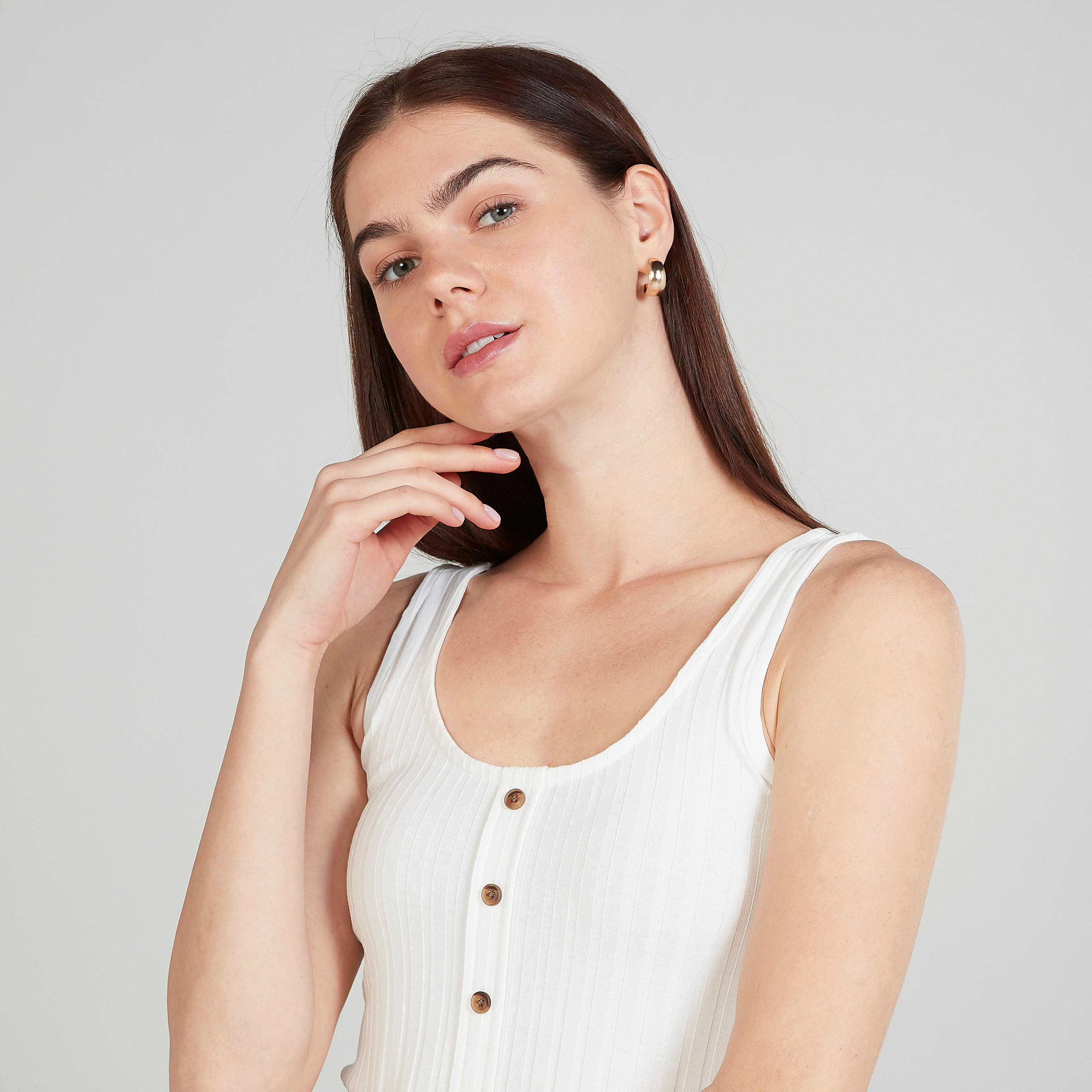 بلوزة بارزة الملمس دون أكمام بياقة عميقة وتفاصيل زر-women-clothing-shirtsandblouses-blouses-image-3