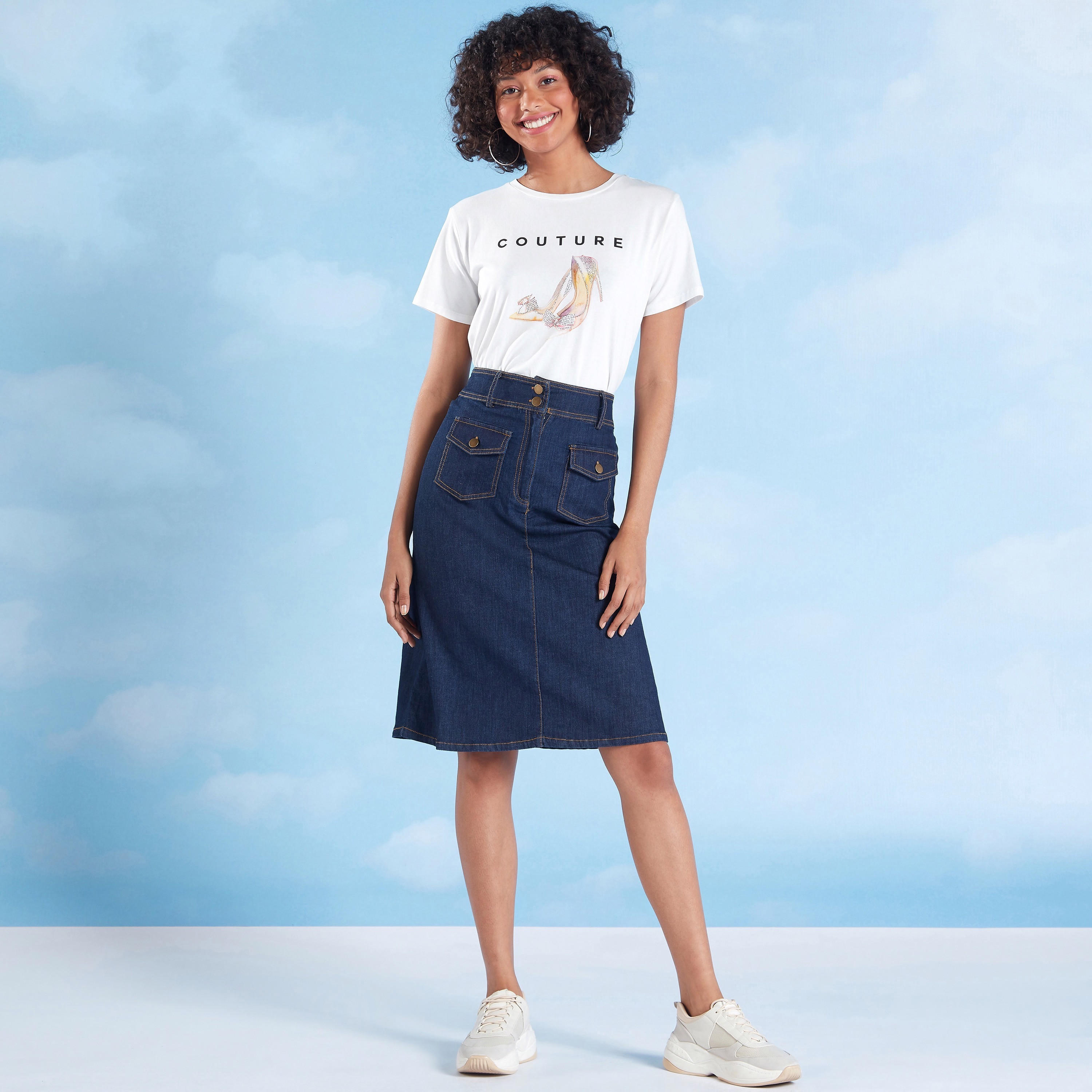 تيشيرت بياقة ضيّقة وأكمام قصيرة وتزيينات-women-clothing-tshirts-image-2