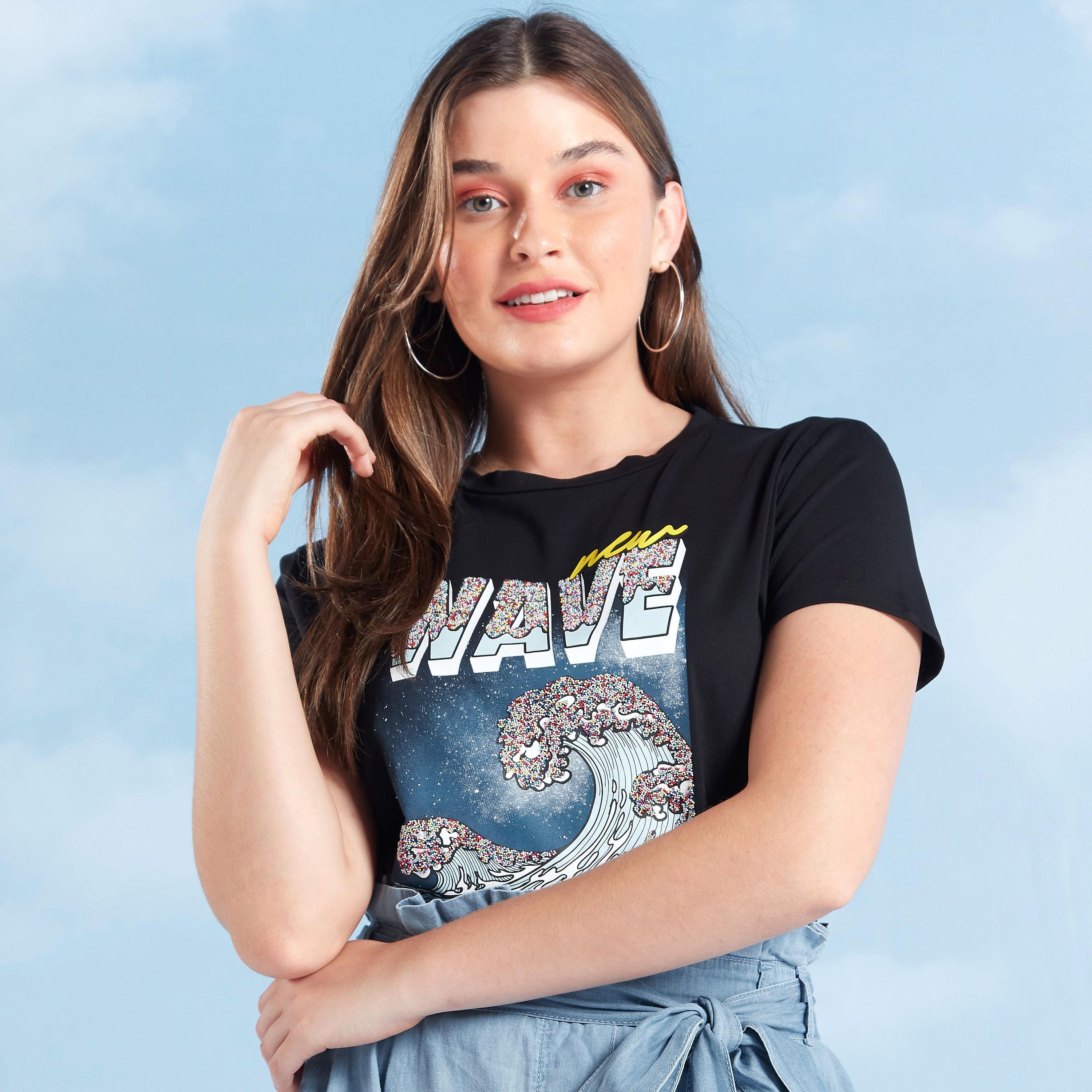 تيشيرت بياقة مستديرة وأكمام قصيرة وطبعات-women-clothing-tshirts-image-4