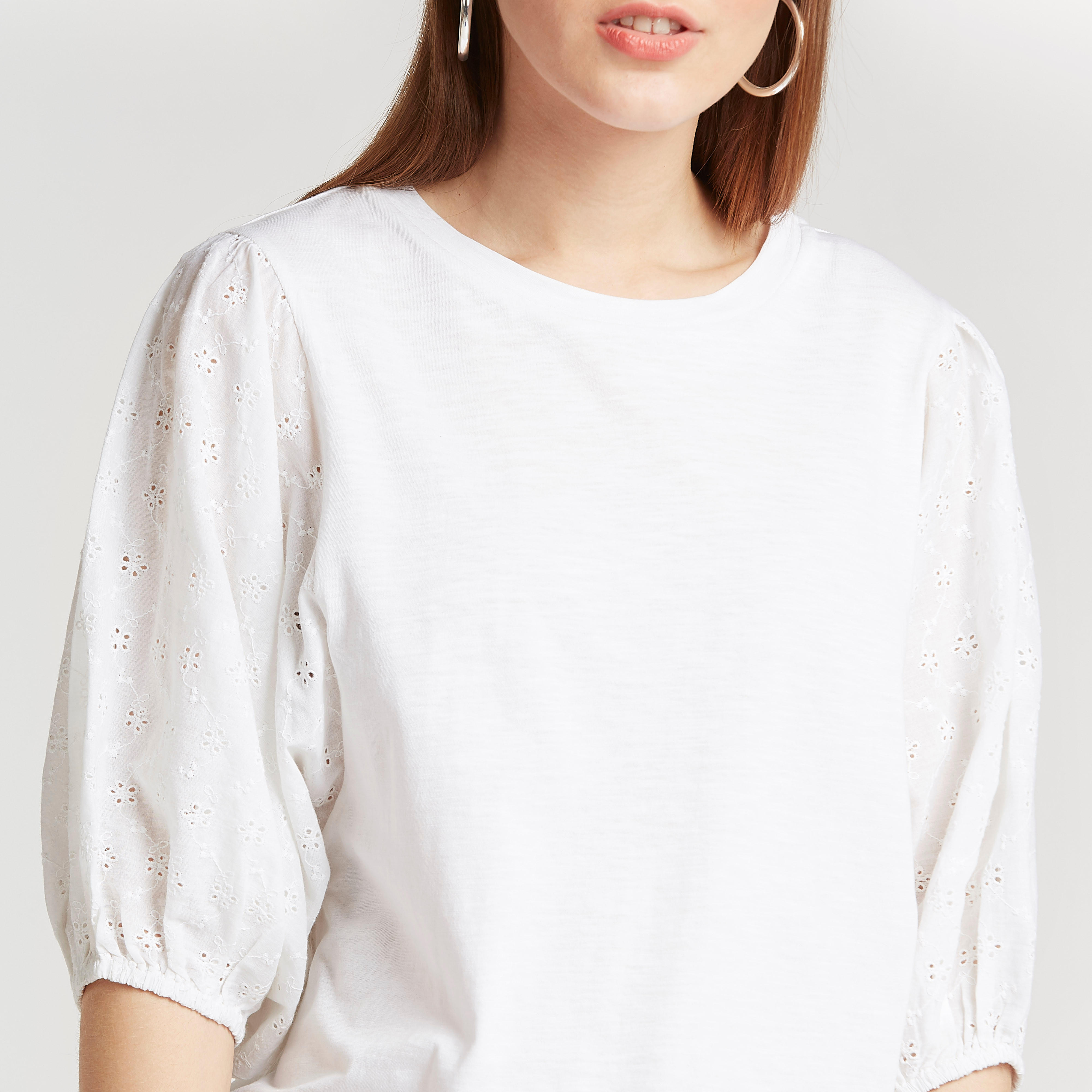 بلوزة سادة بياقة ضيقة وأكمام 3/4 بيشوب-women-clothing-tshirts-image-2
