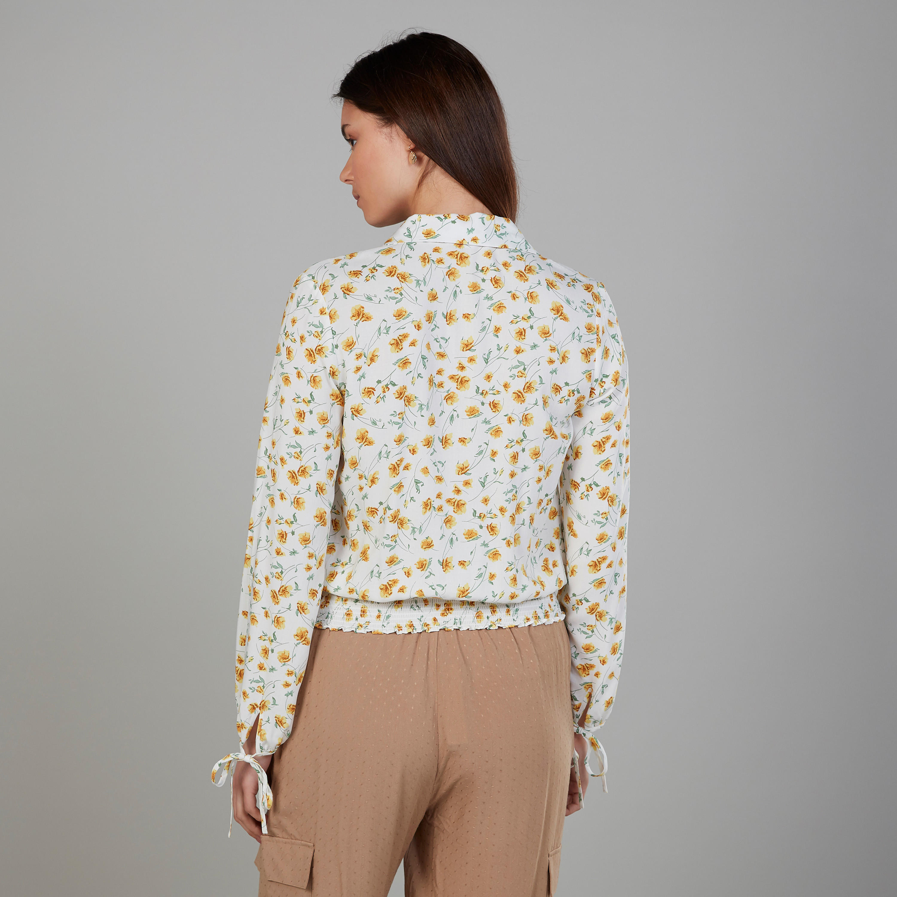 بلوزة بياقة عادية وأكمام بيشوب وطبعات زهرية-women-clothing-shirtsandblouses-blouses-image-4