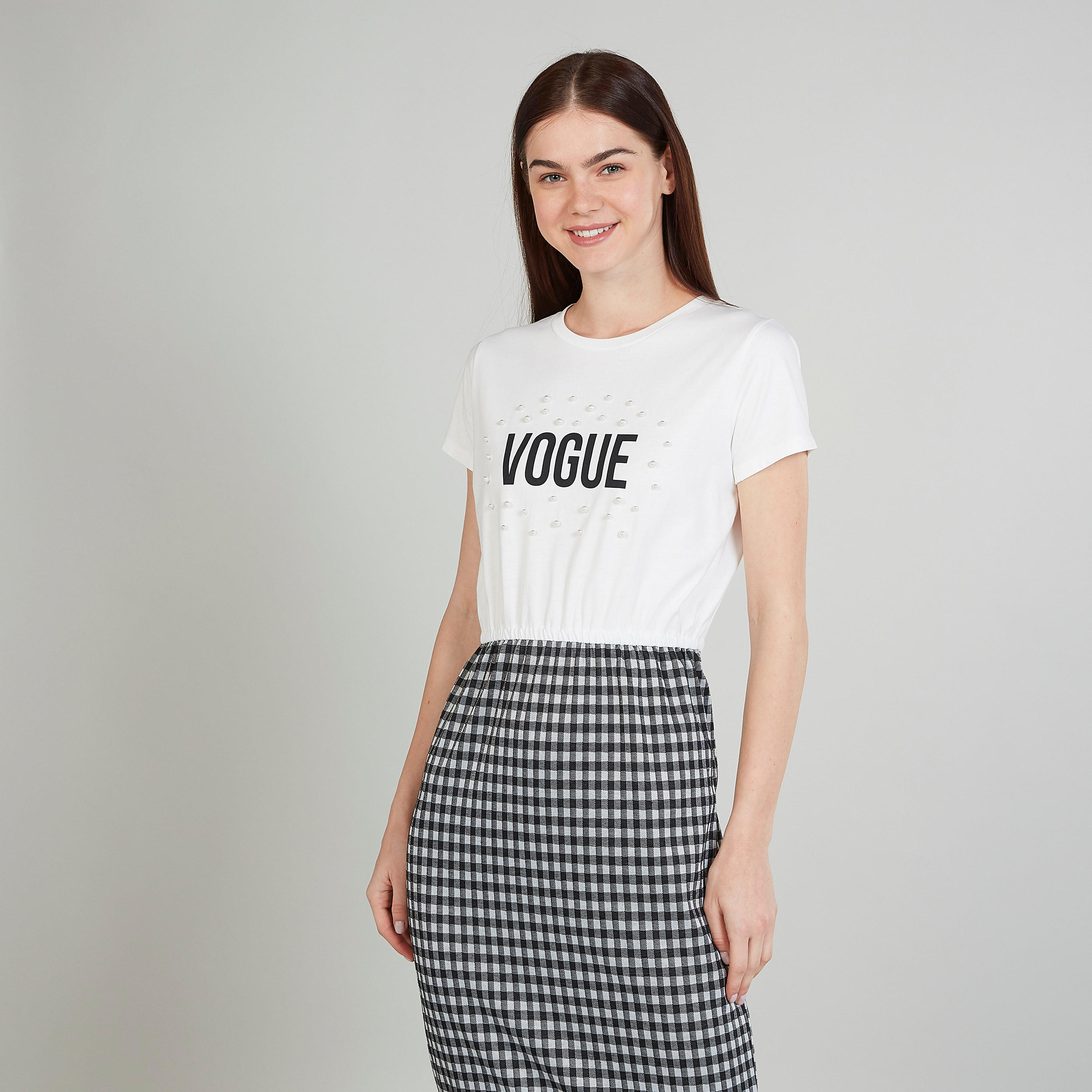 فستان تيشيرت متوسط الطول بياقة مستديرة وأكمام قصيرة وطبعات-women-clothing-dresses-image-2