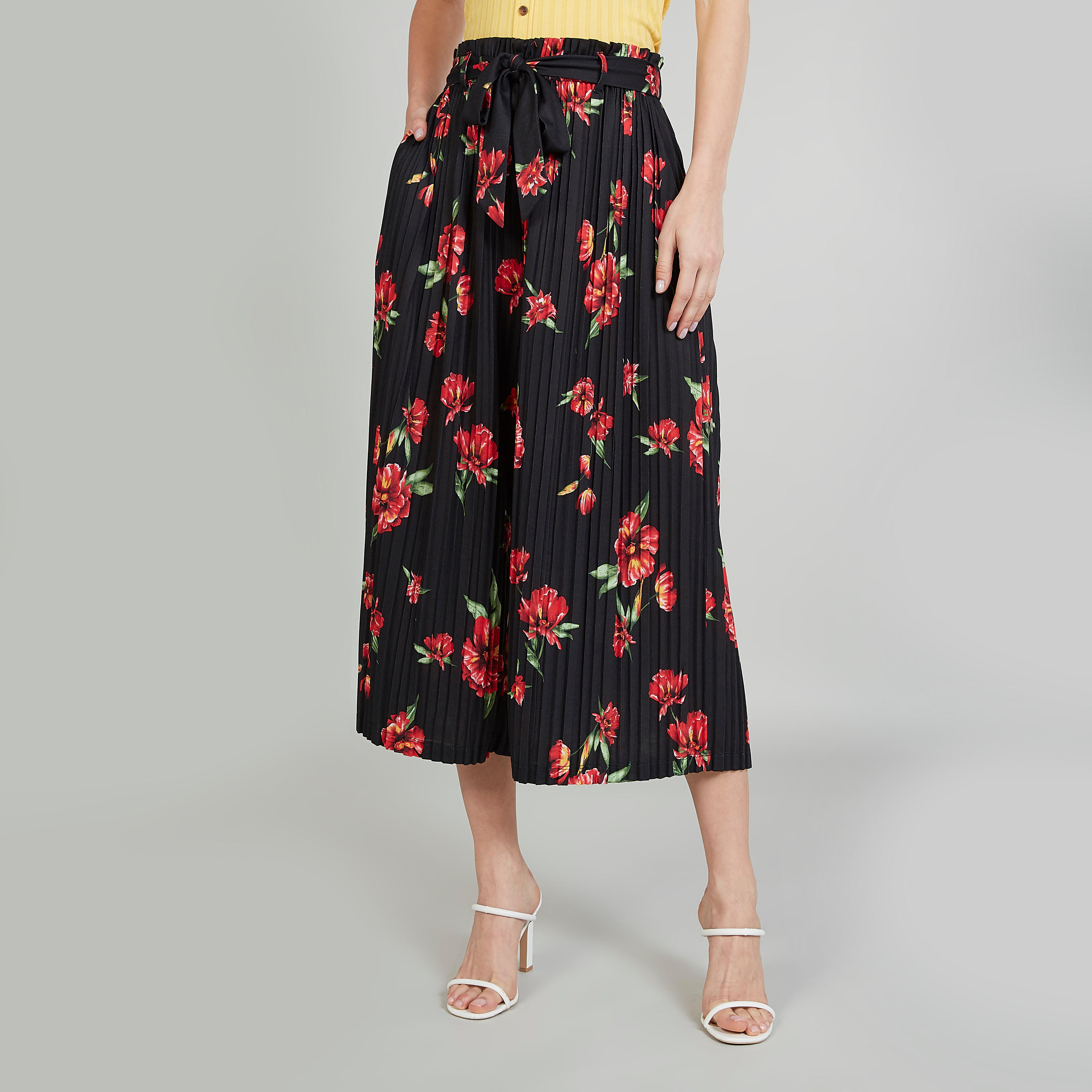 بنطلون قصير بخصر بيبر باج متوسط الارتفاع وتفاصيل جيوب بطبعات-women-clothing-bottoms-trousers-image-1