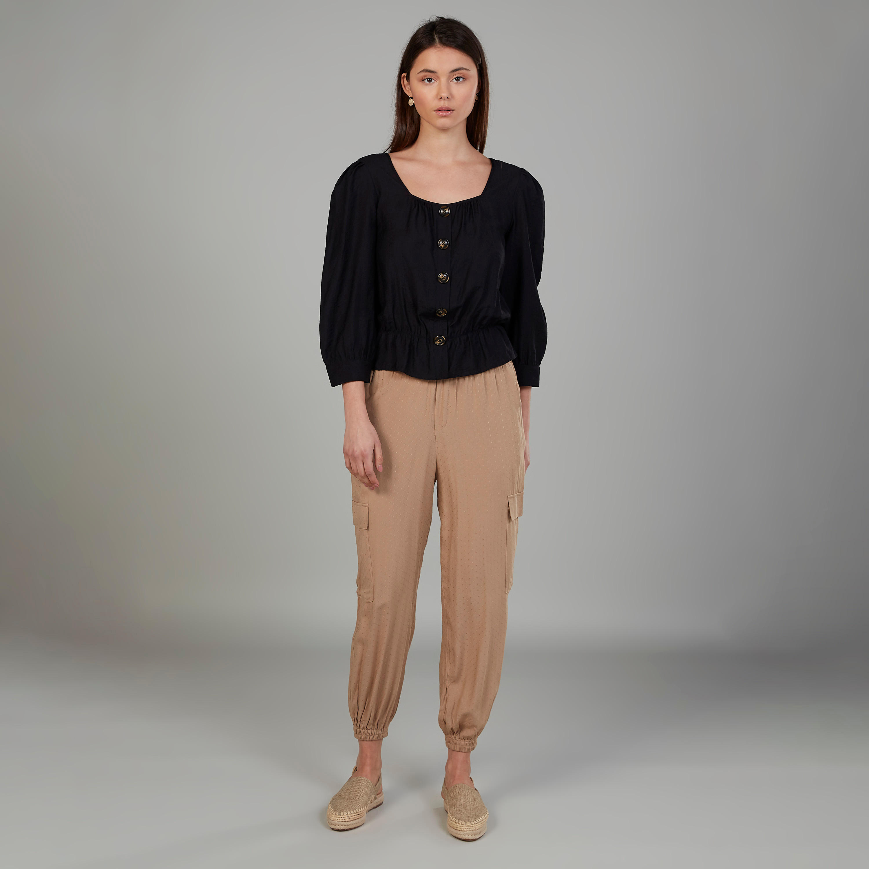 بنطلون رياضي بارز الملمس بجيوب وخصر مطّاطي متوسّط الارتفاع-women-clothing-bottoms-joggers-image-2