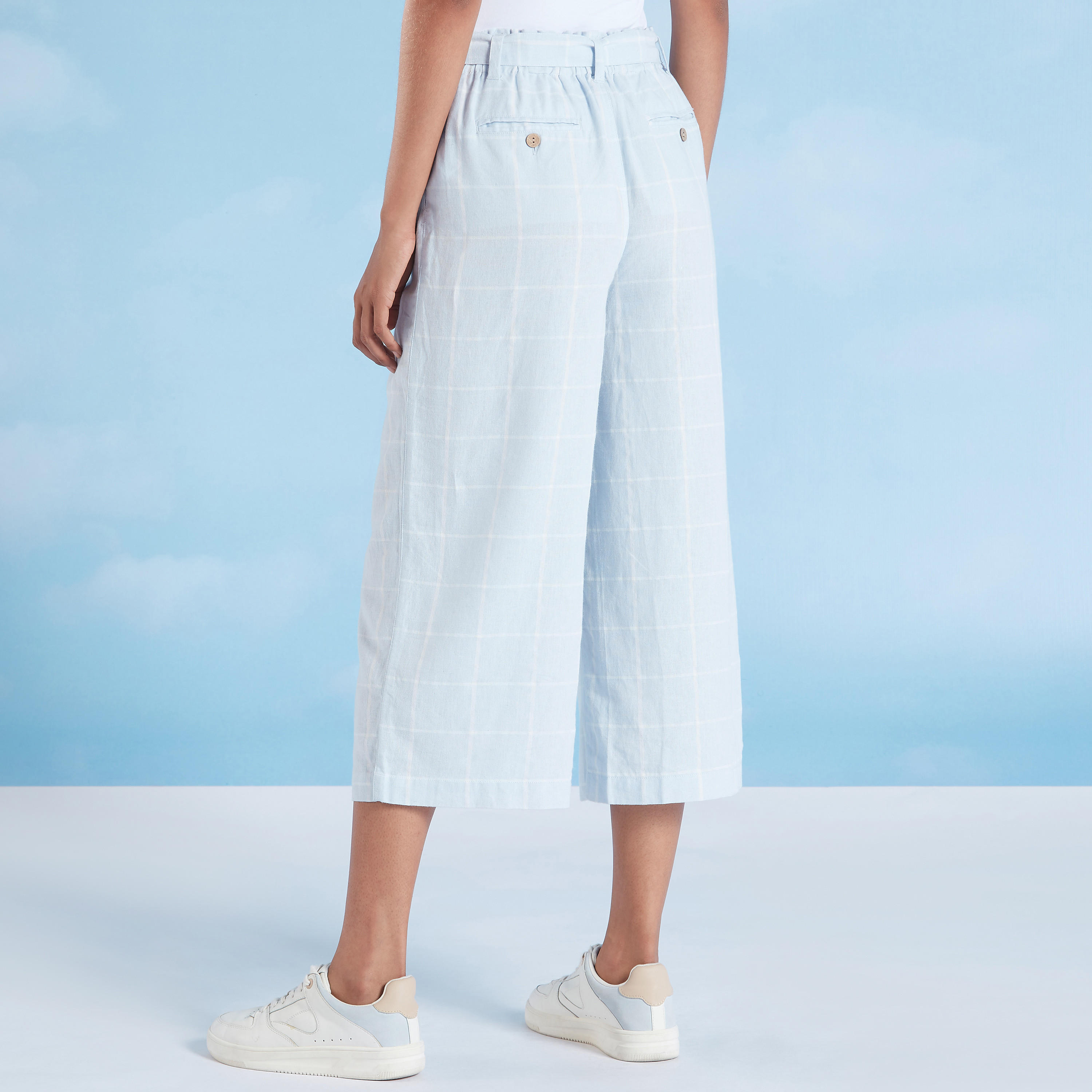 بنطلون قصير كاروهات بخصر متوسط الارتفاع بجيوب وخصر مطاطي-women-clothing-bottoms-trousers-image-4