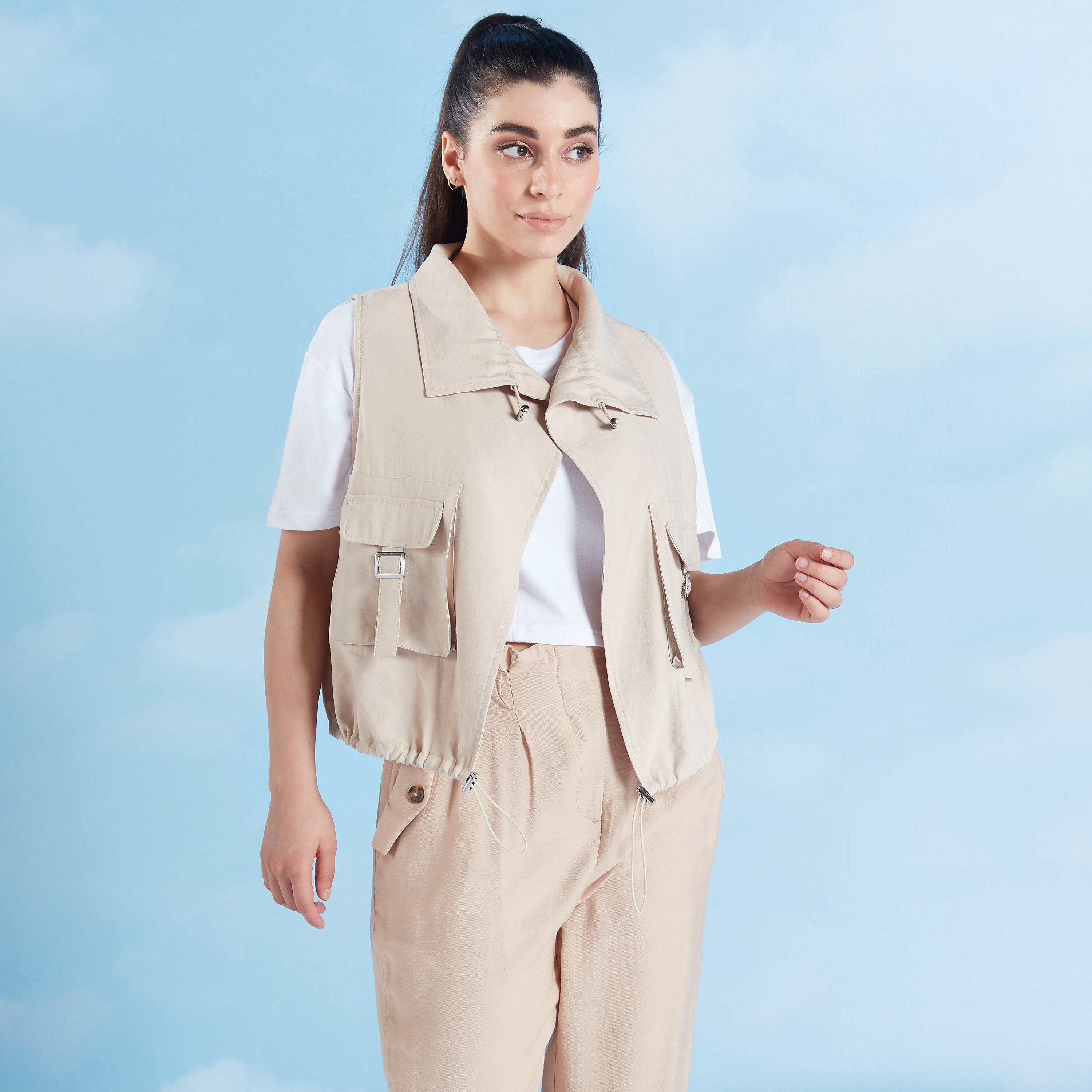 جاكيت دون أكمام بارز الملمس بتفاصيل جيوب-women-winterwear-coatsandjackets-jackets-image-1