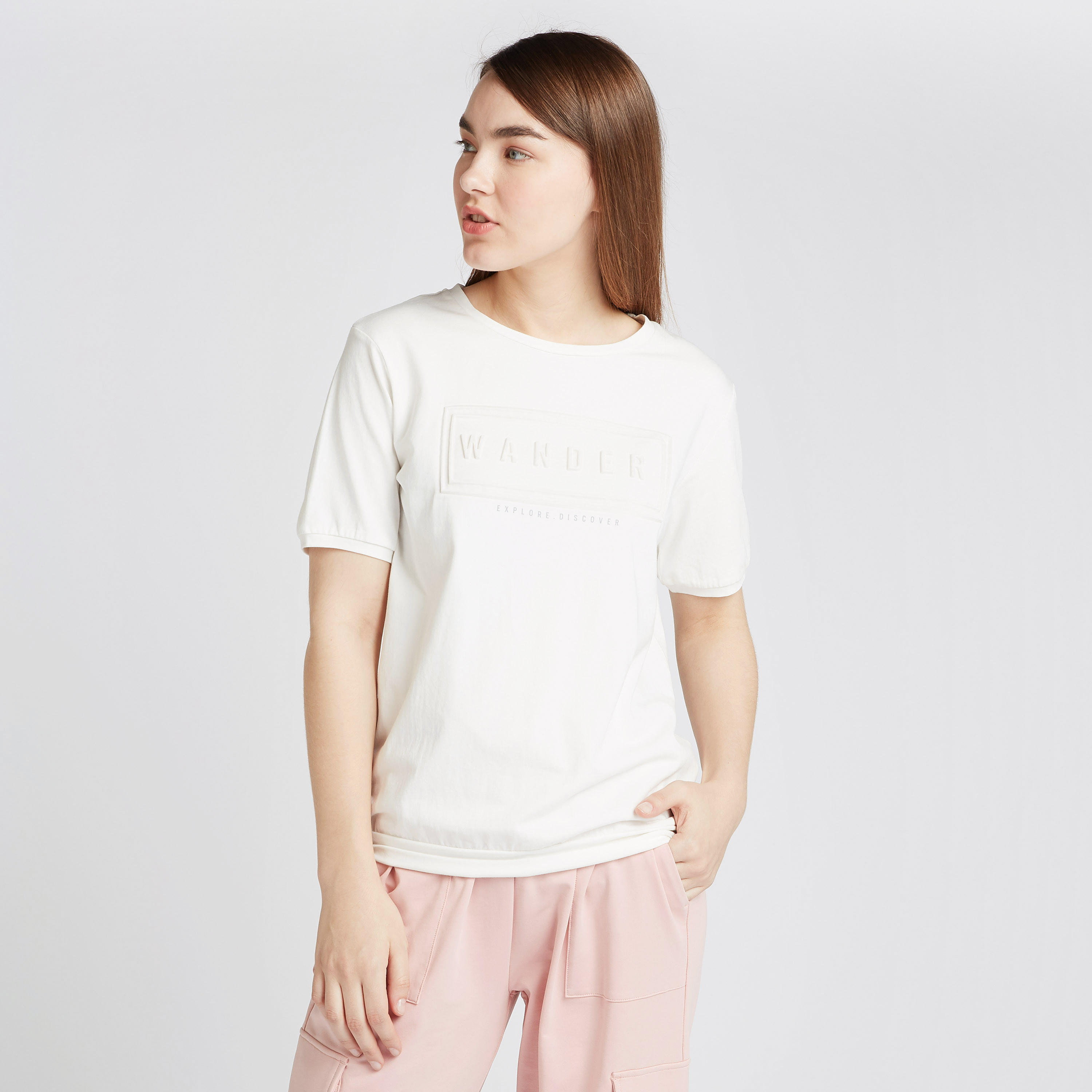 تيشيرت منقوش بياقة ضيّقة وأكمام قصيرة-women-clothing-tshirts-image-4