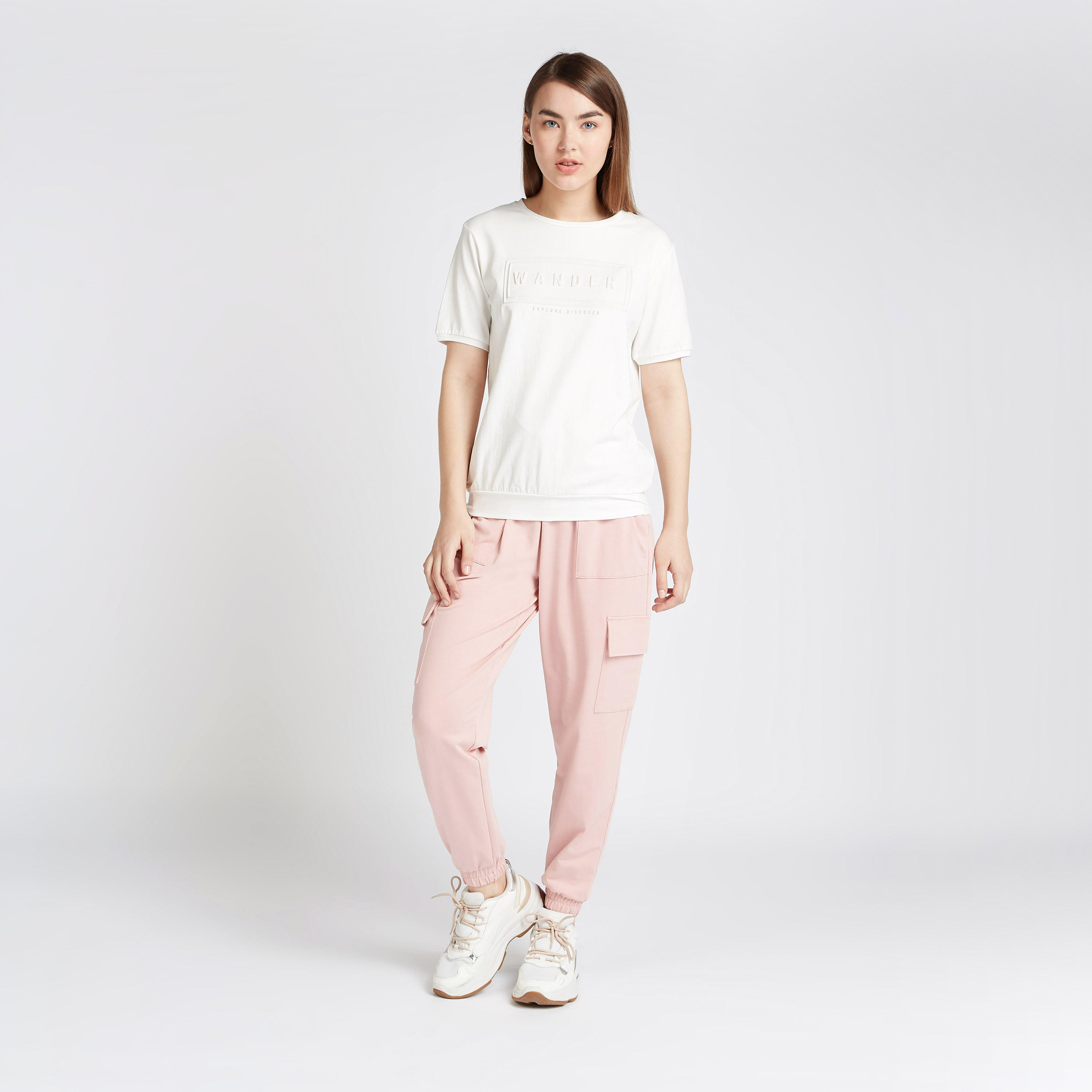 تيشيرت منقوش بياقة ضيّقة وأكمام قصيرة-women-clothing-tshirts-image-3