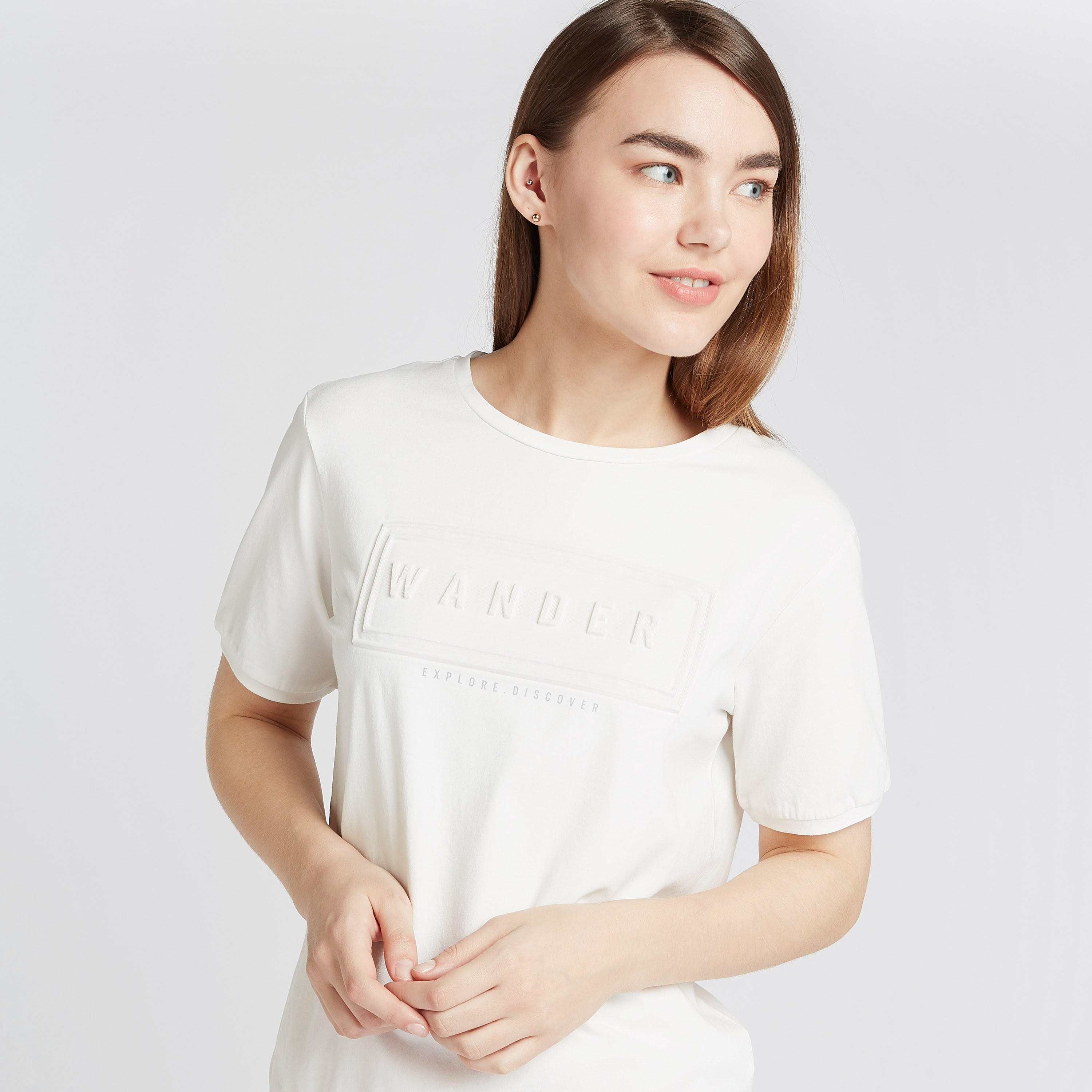 تيشيرت منقوش بياقة ضيّقة وأكمام قصيرة-women-clothing-tshirts-image-2
