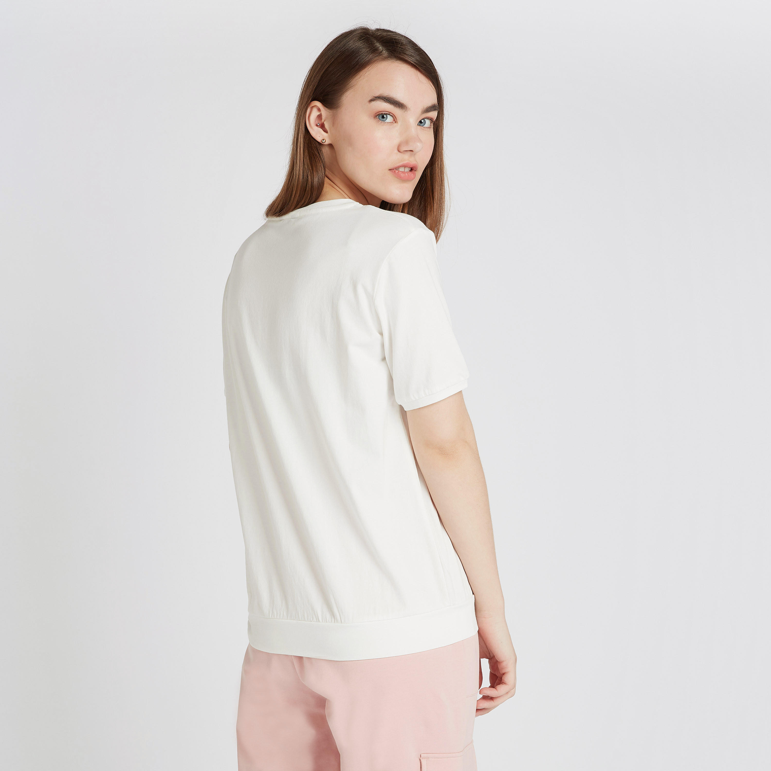 تيشيرت منقوش بياقة ضيّقة وأكمام قصيرة-women-clothing-tshirts-image-1