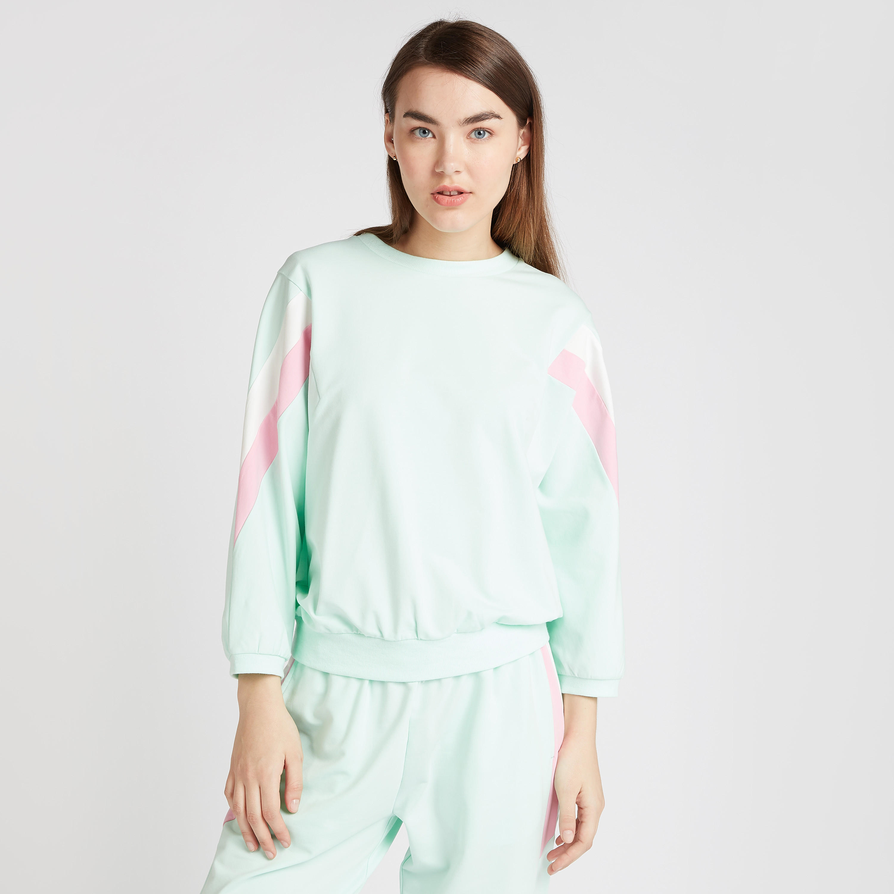 Solid Sweatshirt with Crew Neck and Colour Block Long Sleeves-women-winterwear-hoodiesandsweatshirts-sweatshirts-image-1