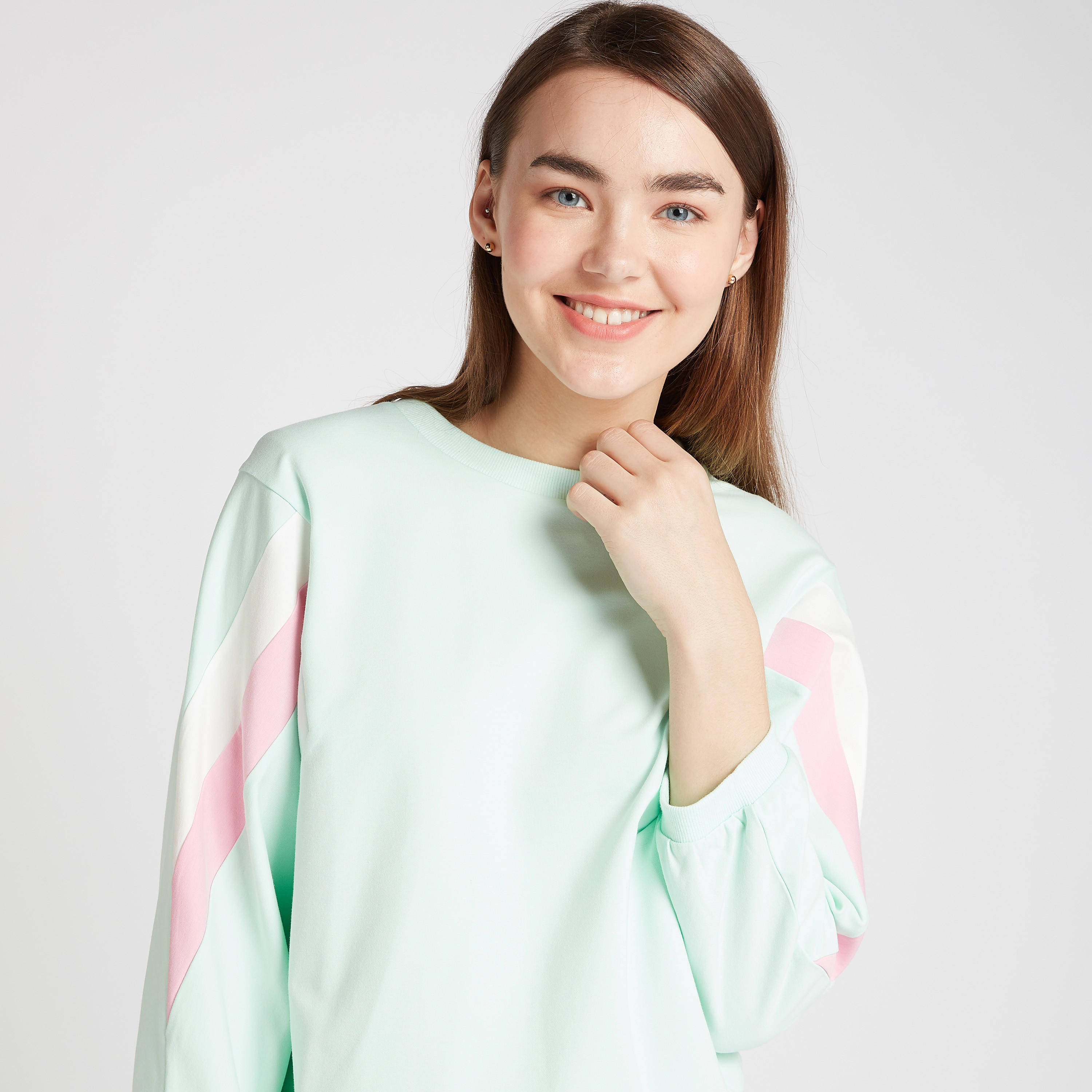 Solid Sweatshirt with Crew Neck and Colour Block Long Sleeves-women-winterwear-hoodiesandsweatshirts-sweatshirts-image-3