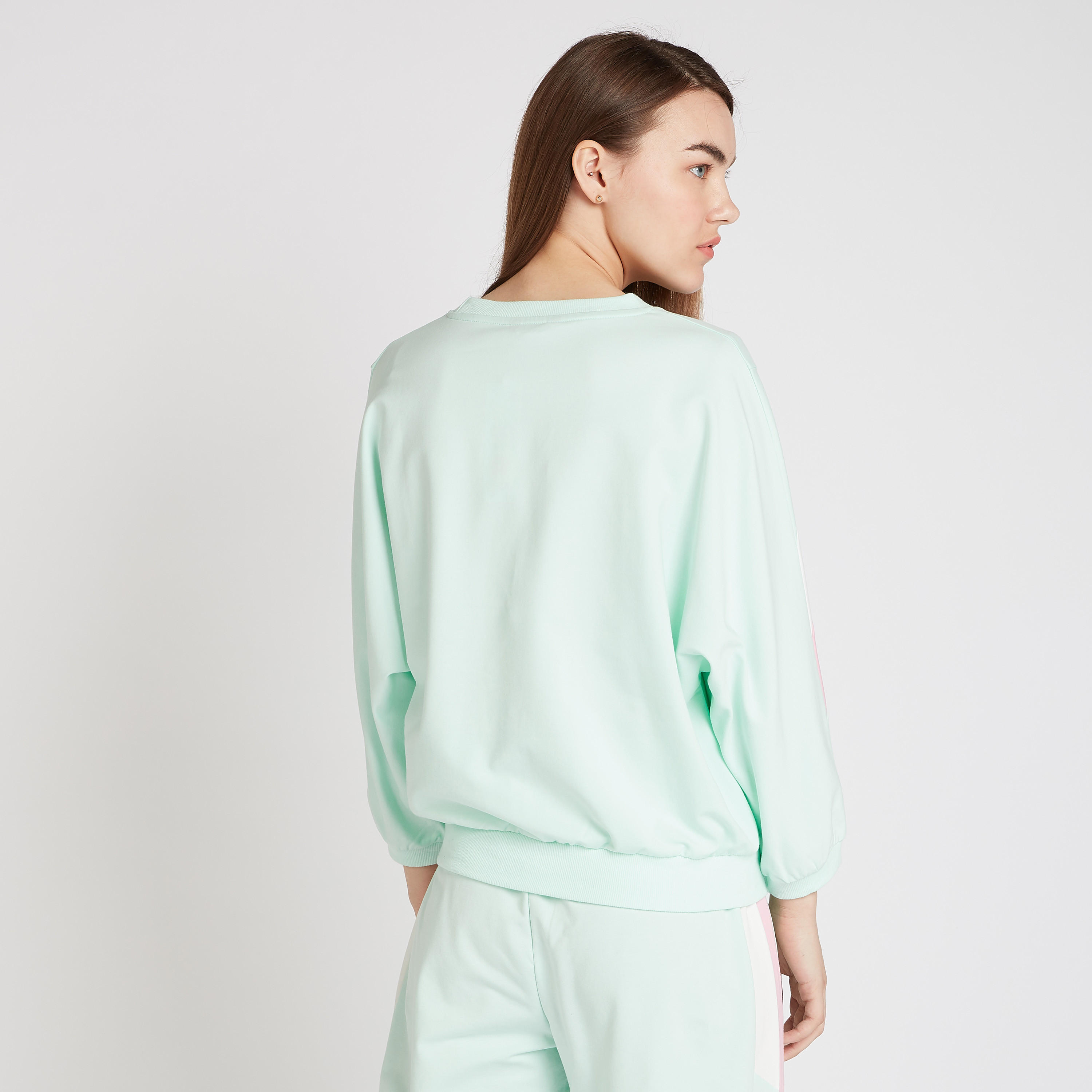 Solid Sweatshirt with Crew Neck and Colour Block Long Sleeves-women-winterwear-hoodiesandsweatshirts-sweatshirts-image-4