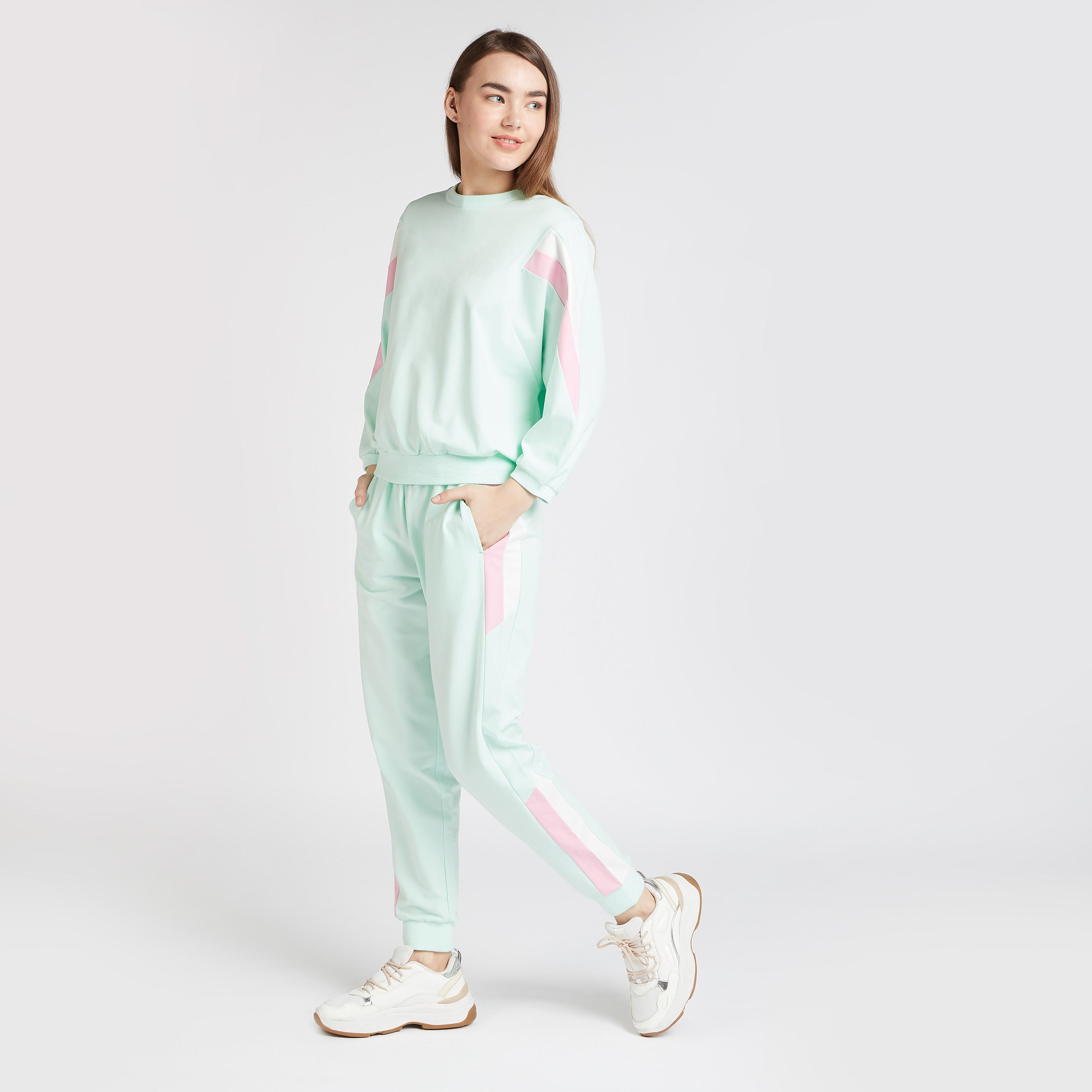 بنطلون رياضي بخصر مرتفع بارز الملمس بتفاصيل جيوب-women-clothing-bottoms-joggers-image-2