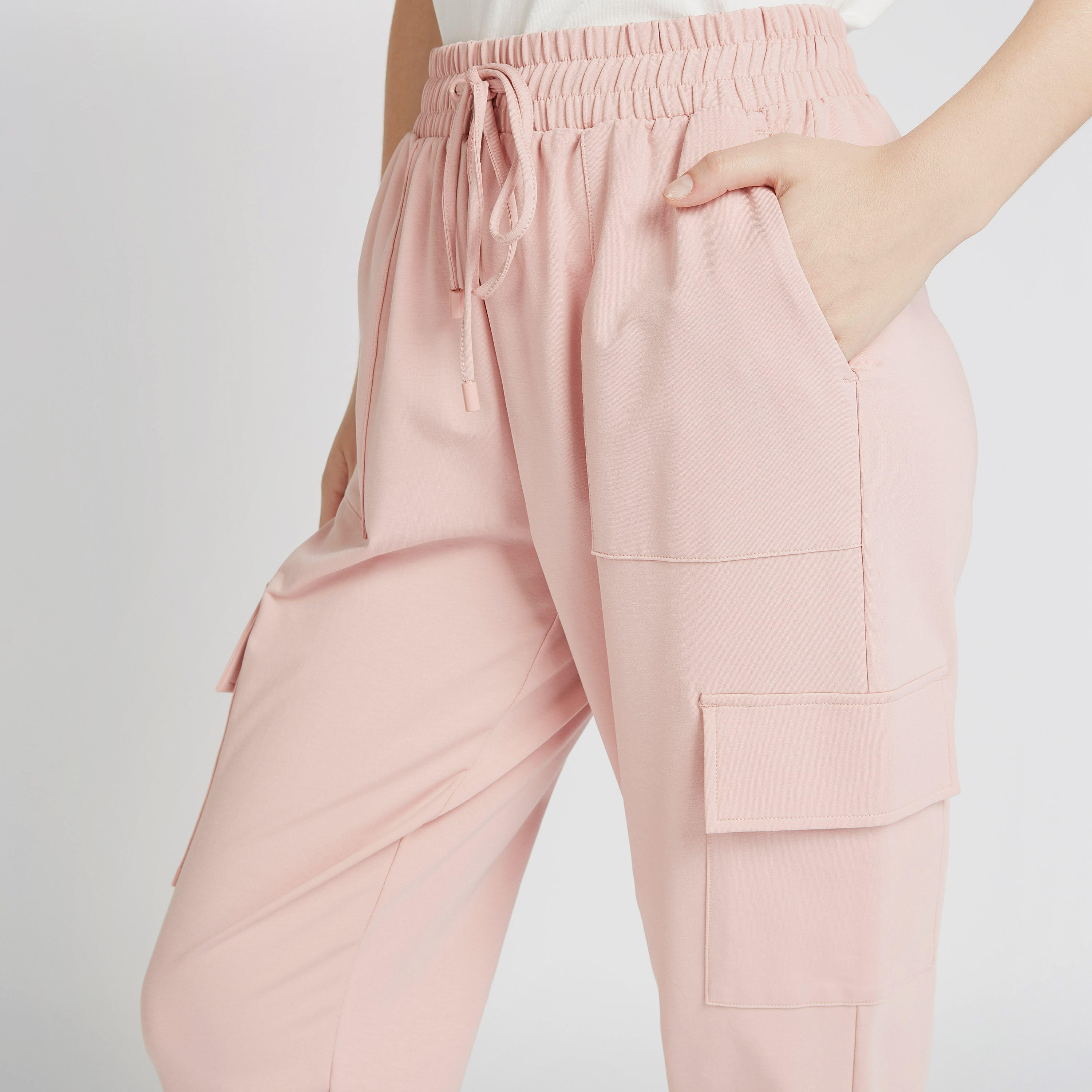 بنطلون رياضي سادة بجيوب وخصر مطّاطي-women-clothing-bottoms-joggers-image-2