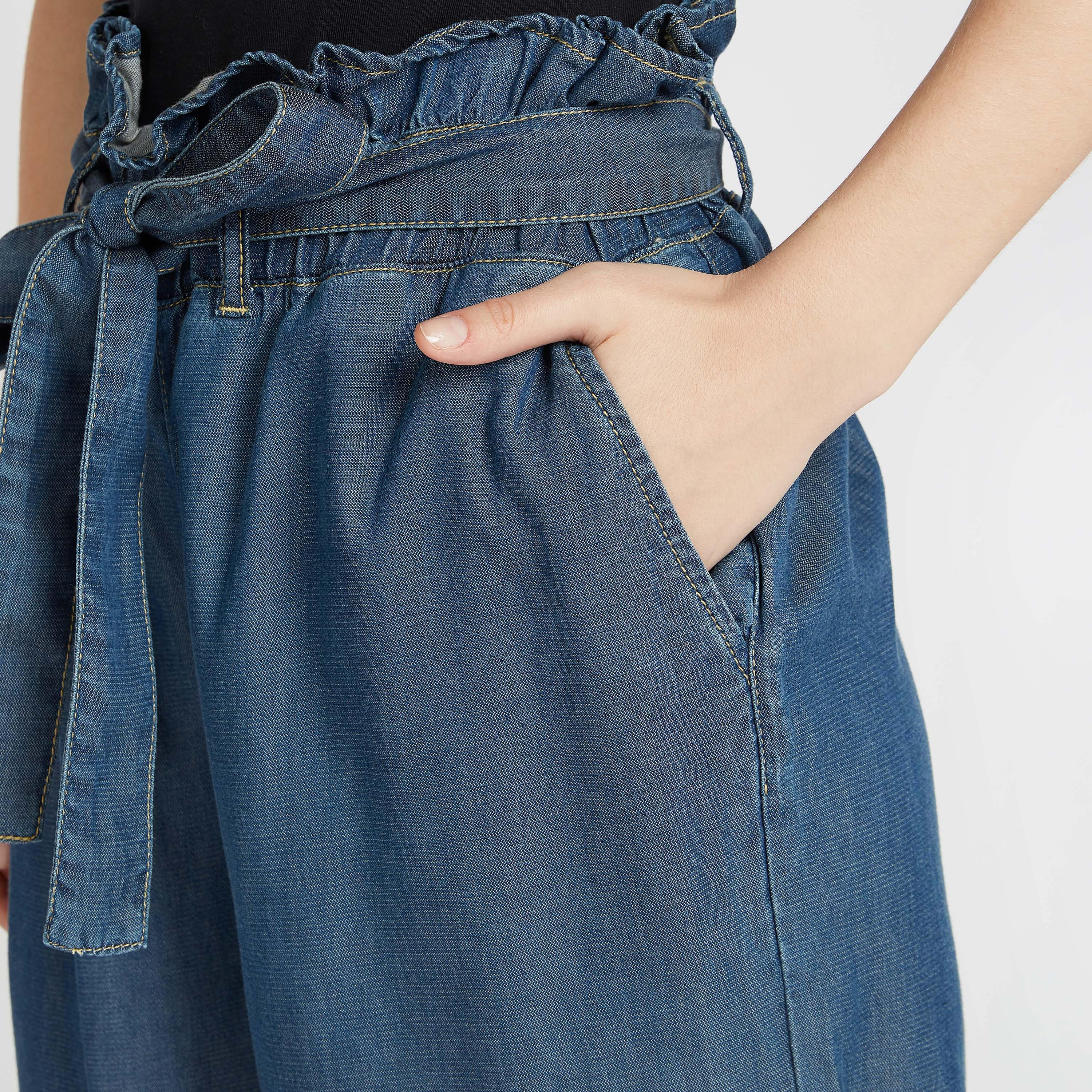 بنطلون قصير واسع سادة بخصر مرتفع بتفاصيل جيوب وأربطة-women-clothing-bottoms-trousers-image-3