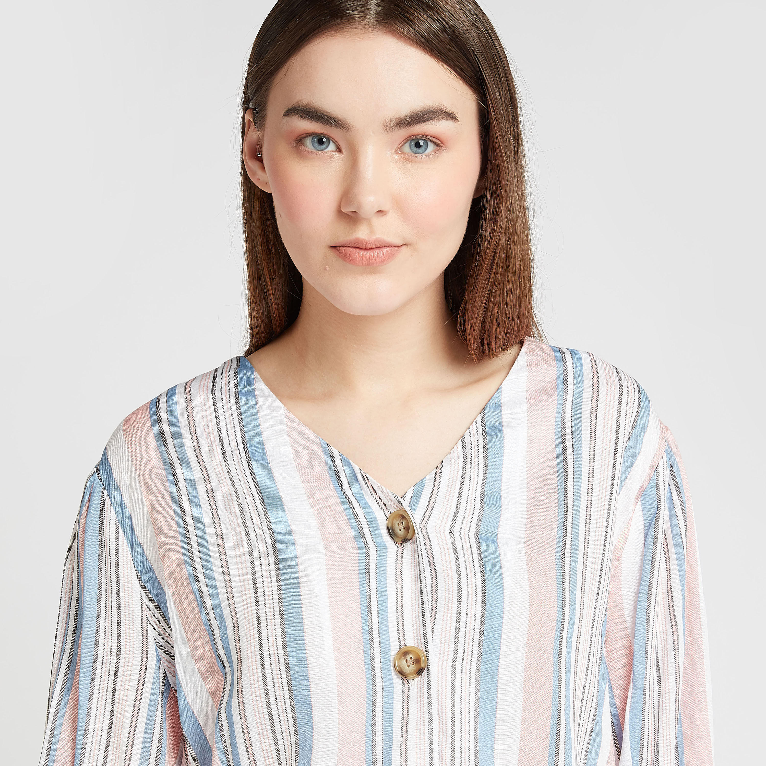 بلوزة مخططة بقصة ضيقة بياقة V وأكمام طويلة-women-clothing-shirtsandblouses-blouses-image-3