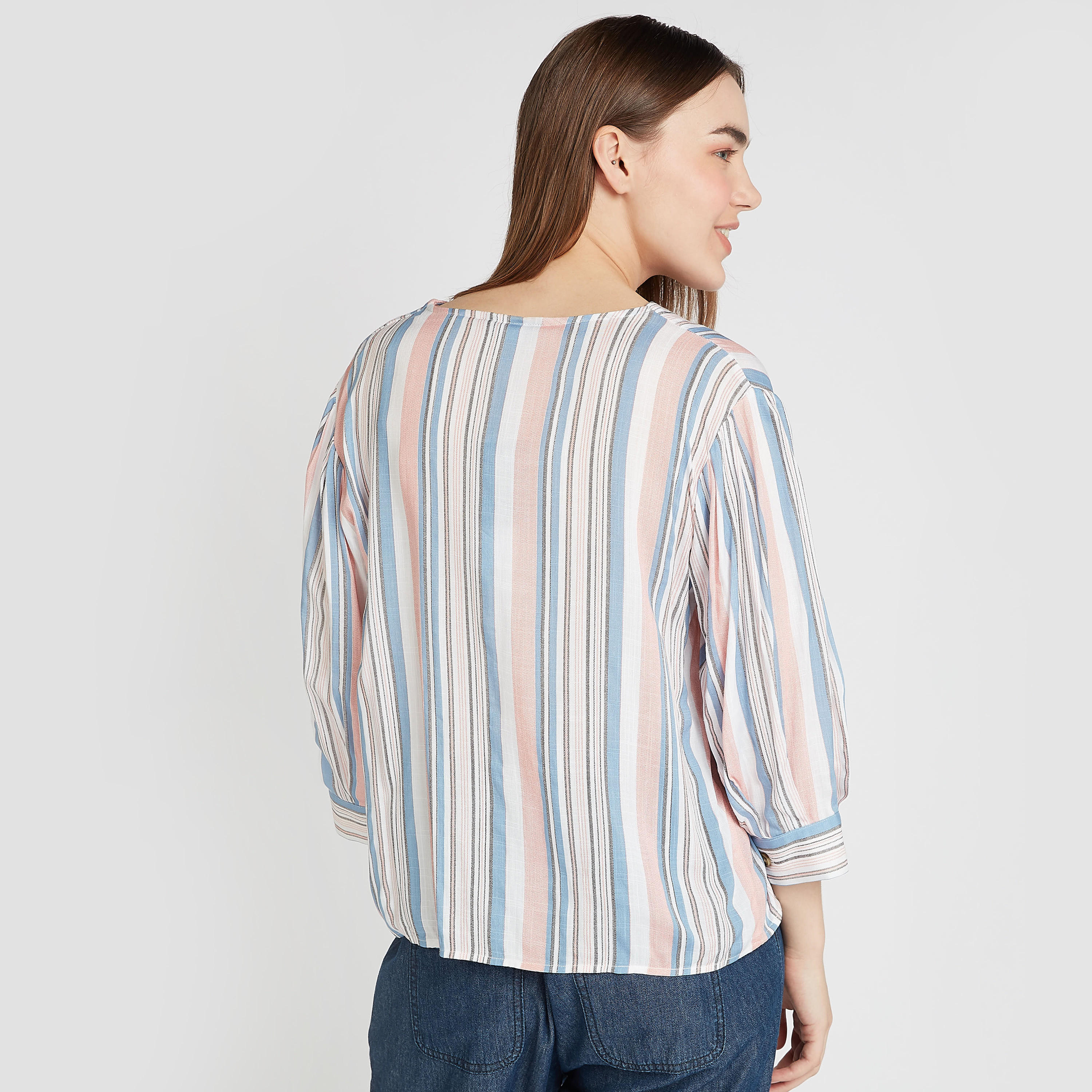 بلوزة مخططة بقصة ضيقة بياقة V وأكمام طويلة-women-clothing-shirtsandblouses-blouses-image-4