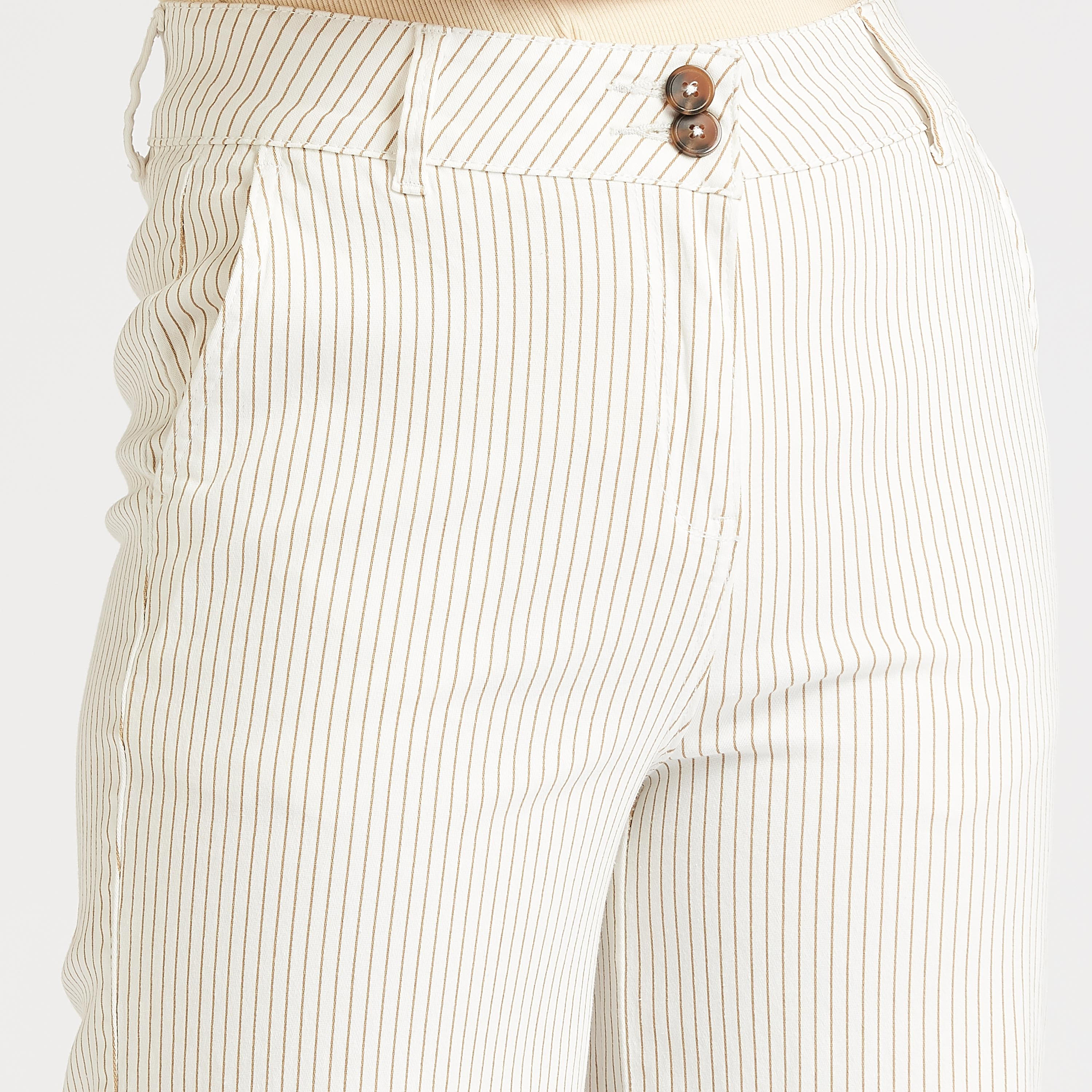 بنطلون قصير مخطط بخصر متوسّط الارتفاع بتفاصيل جيوب وعراوي حزام-women-clothing-bottoms-trousers-image-3