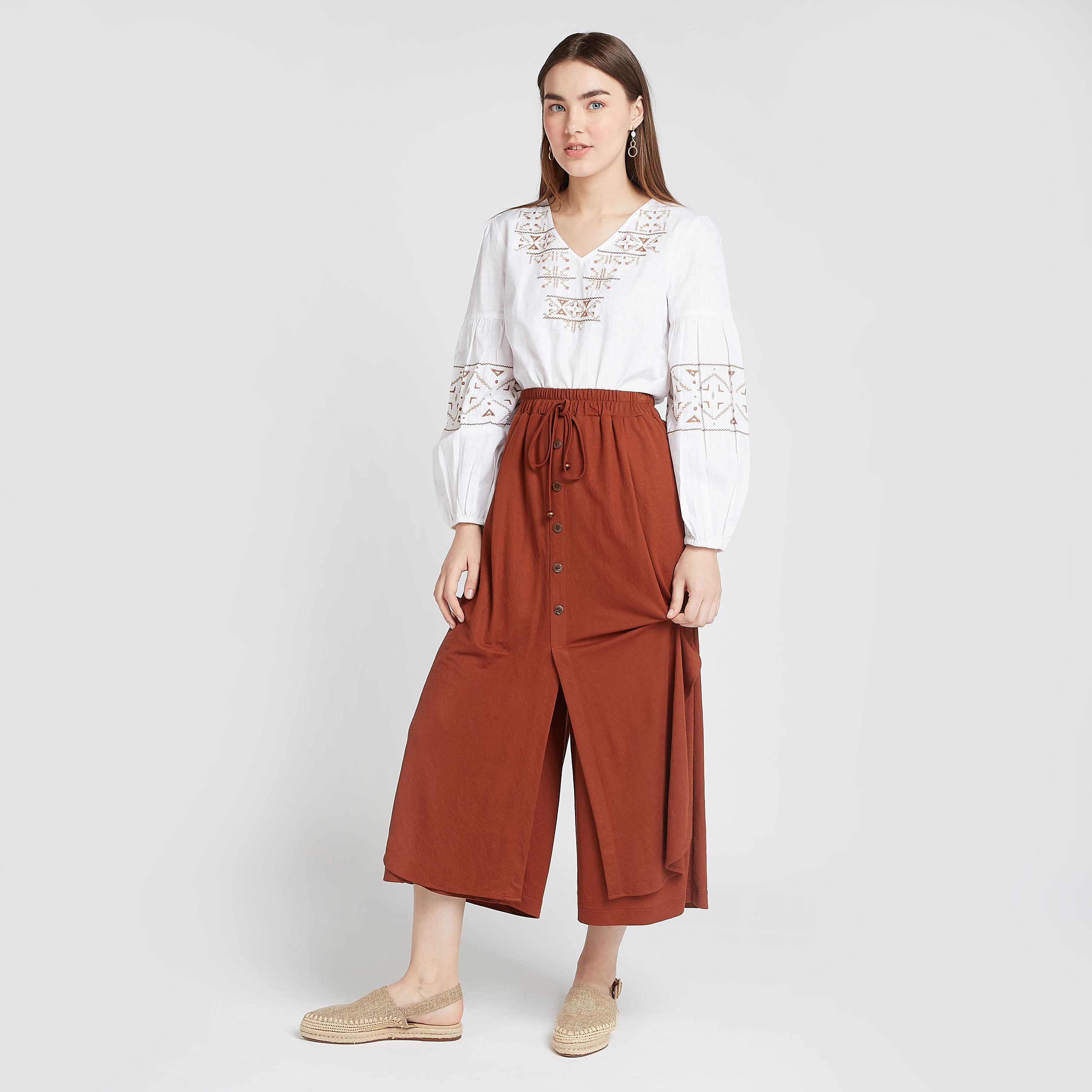 بنطلون قصير سادة بخصر مرتفع وأربطة وتفاصيل جيب-women-clothing-bottoms-trousers-image-2
