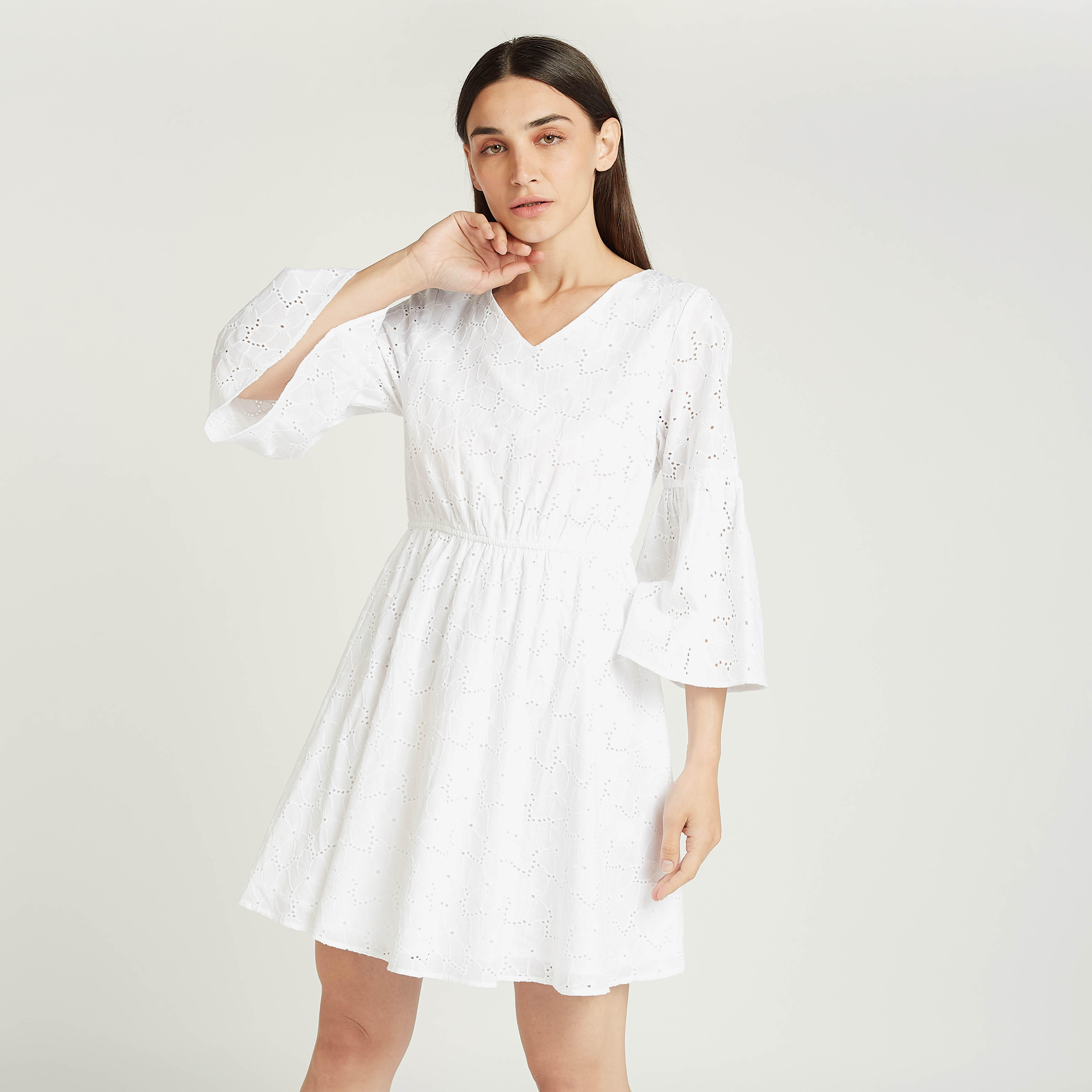 فستان قصير شيفلي بأكمام 3/4 وياقة V-women-clothing-dresses-image-1