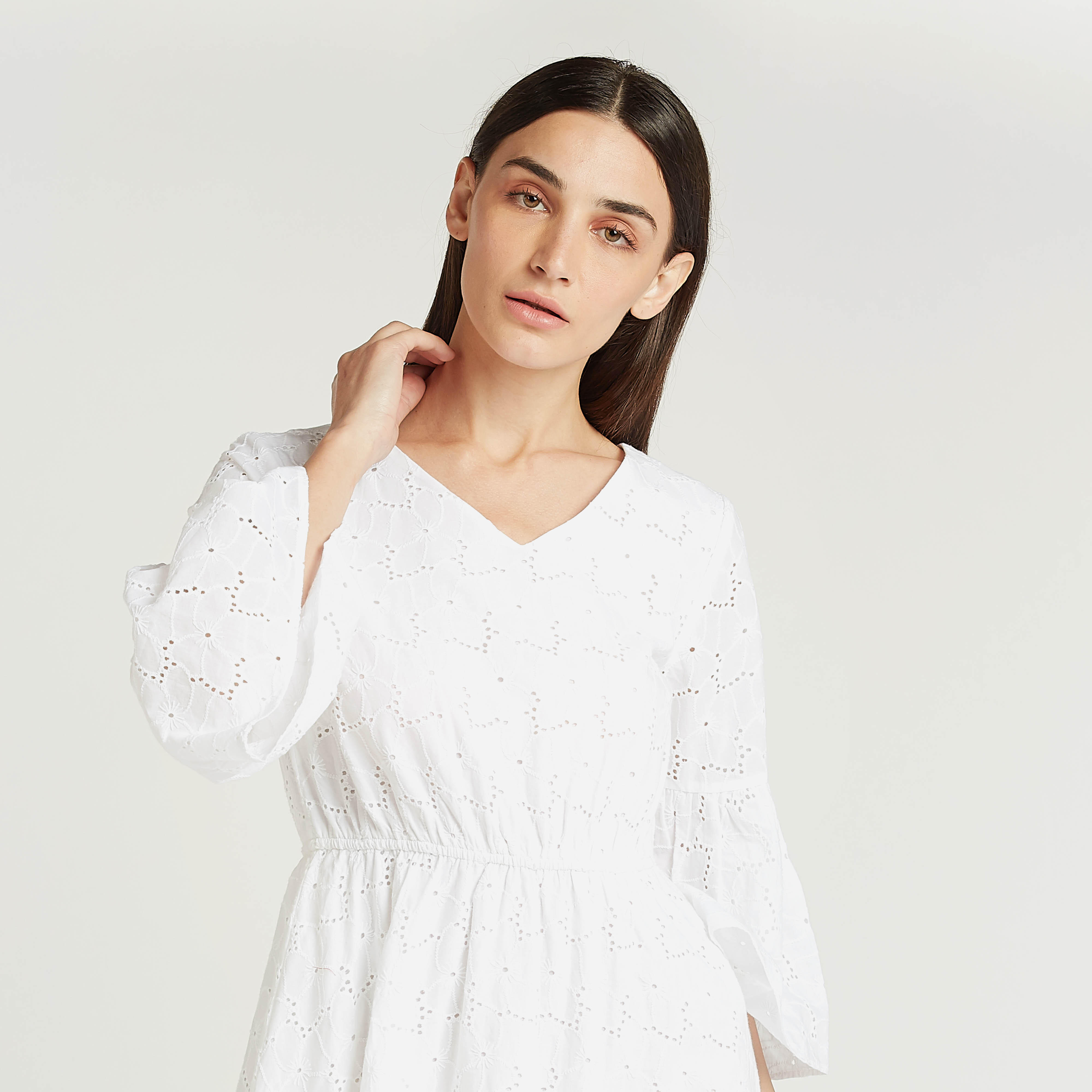 فستان قصير شيفلي بأكمام 3/4 وياقة V-women-clothing-dresses-image-3