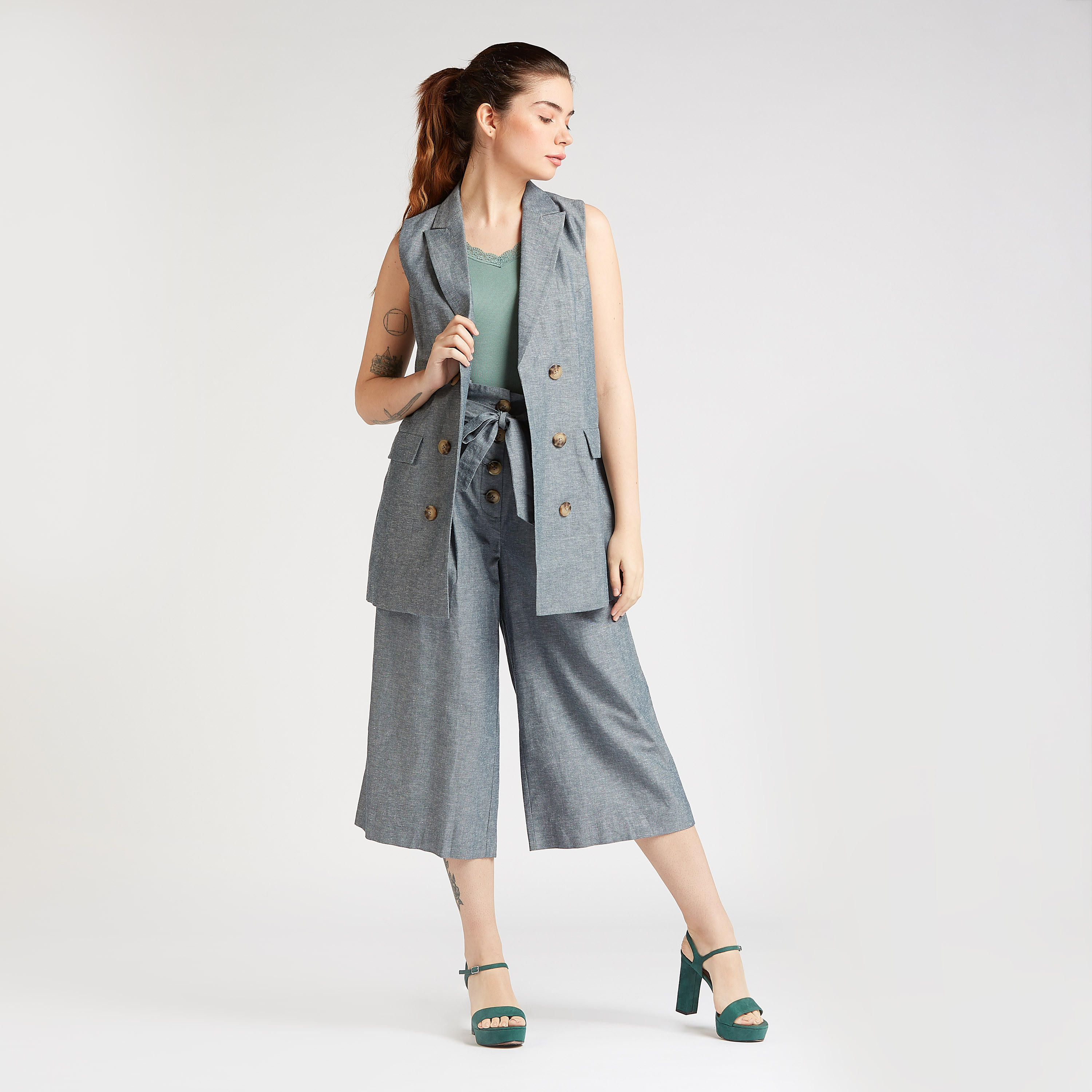 Solid Sleeveless Longline Jacket with Notched Lapel and Flap Pockets-women-winterwear-coatsandjackets-jackets-image-2