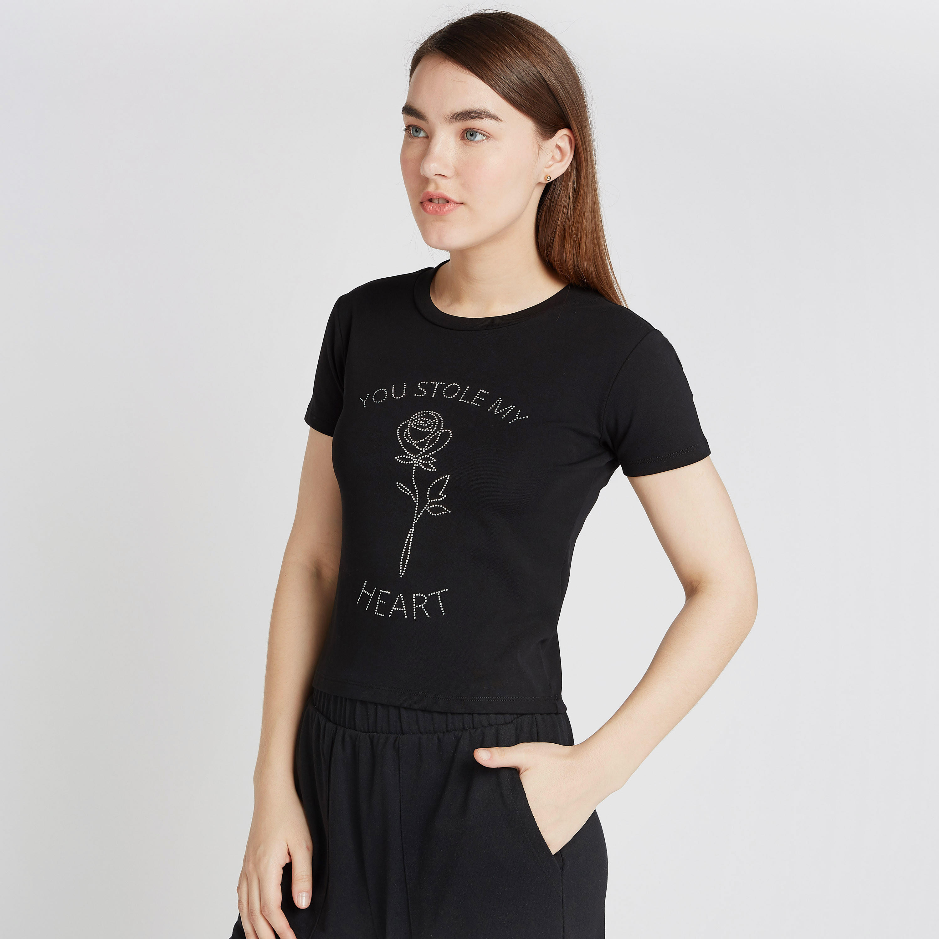 تيشيرت مزين بياقة ضيقة وأكمام قصيرة-women-clothing-tshirts-image-1