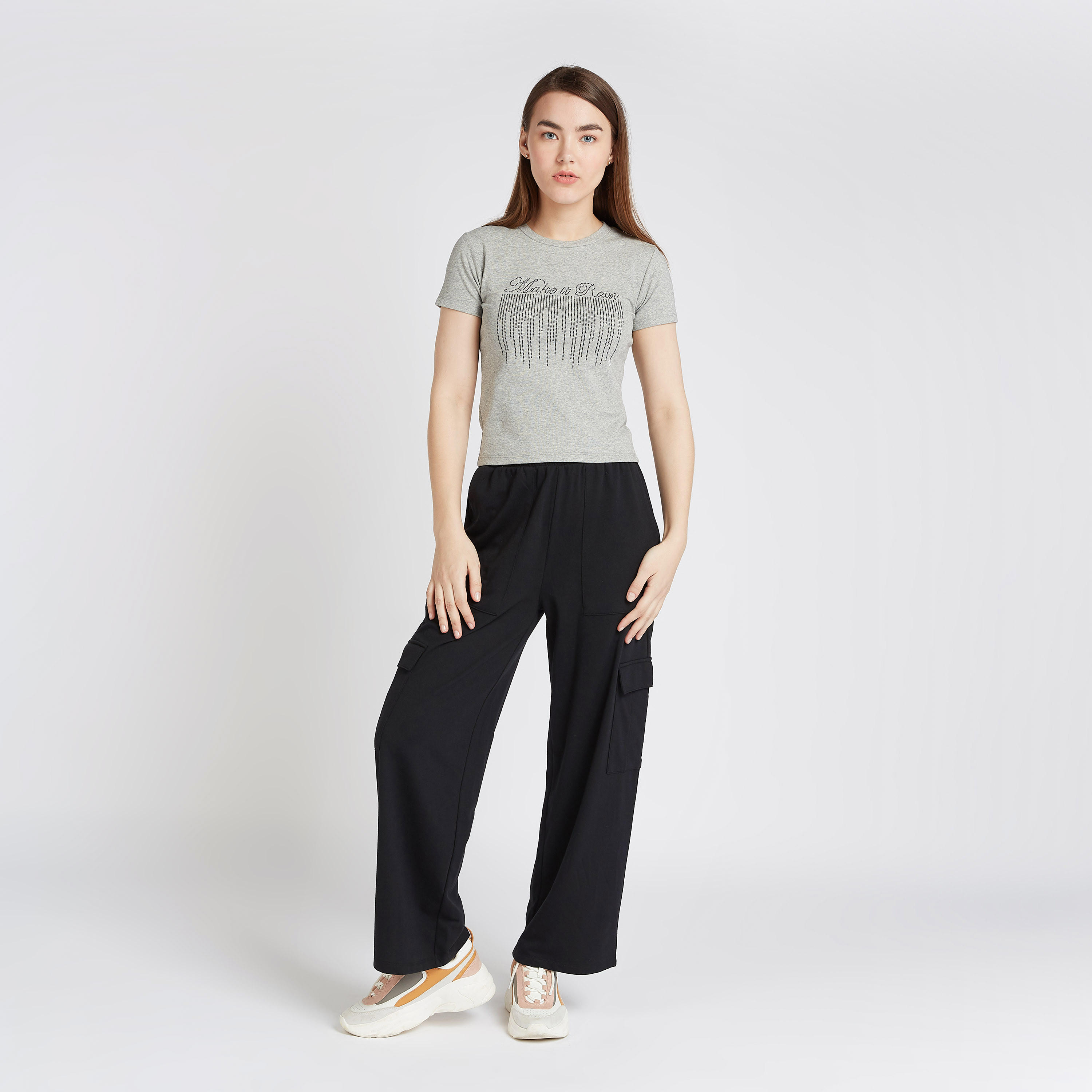 تيشيرت مزين بياقة ضيقة وأكمام قصيرة-women-clothing-tshirts-image-2